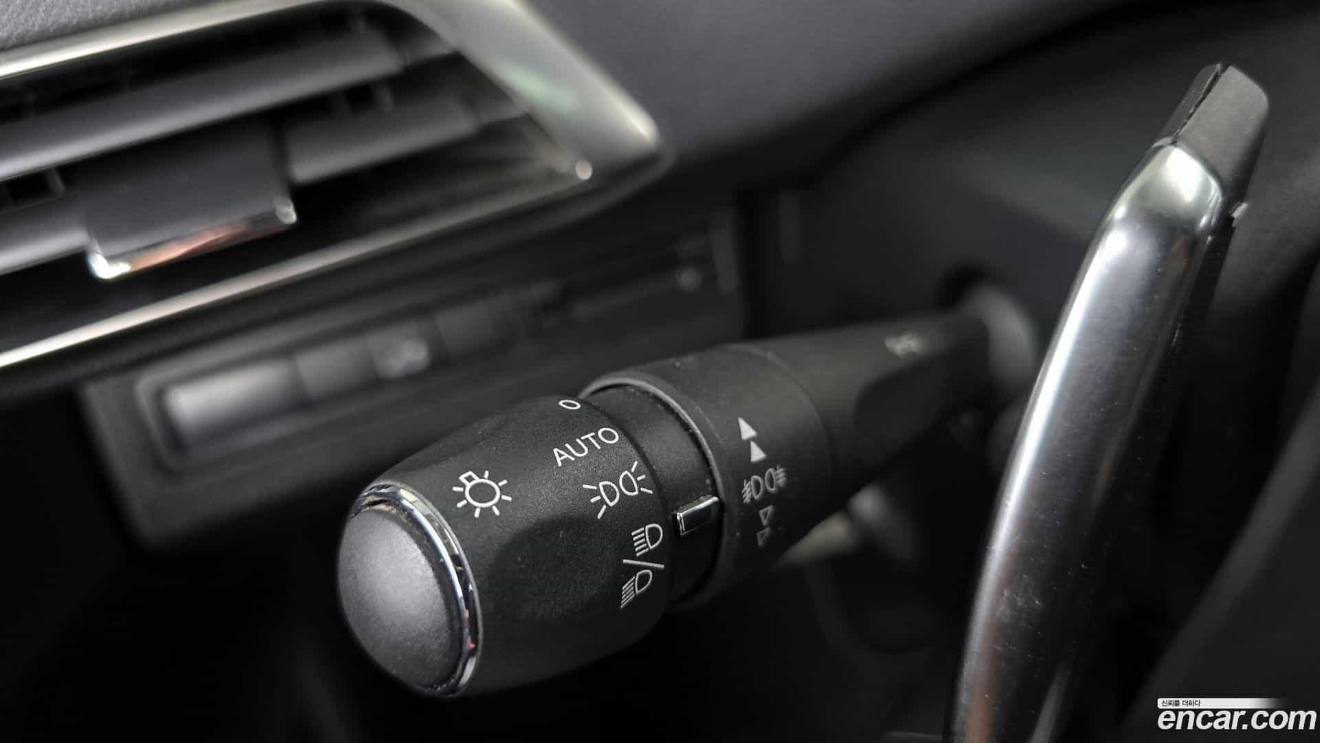3008 Peugeot 2020.6-OPTION-041