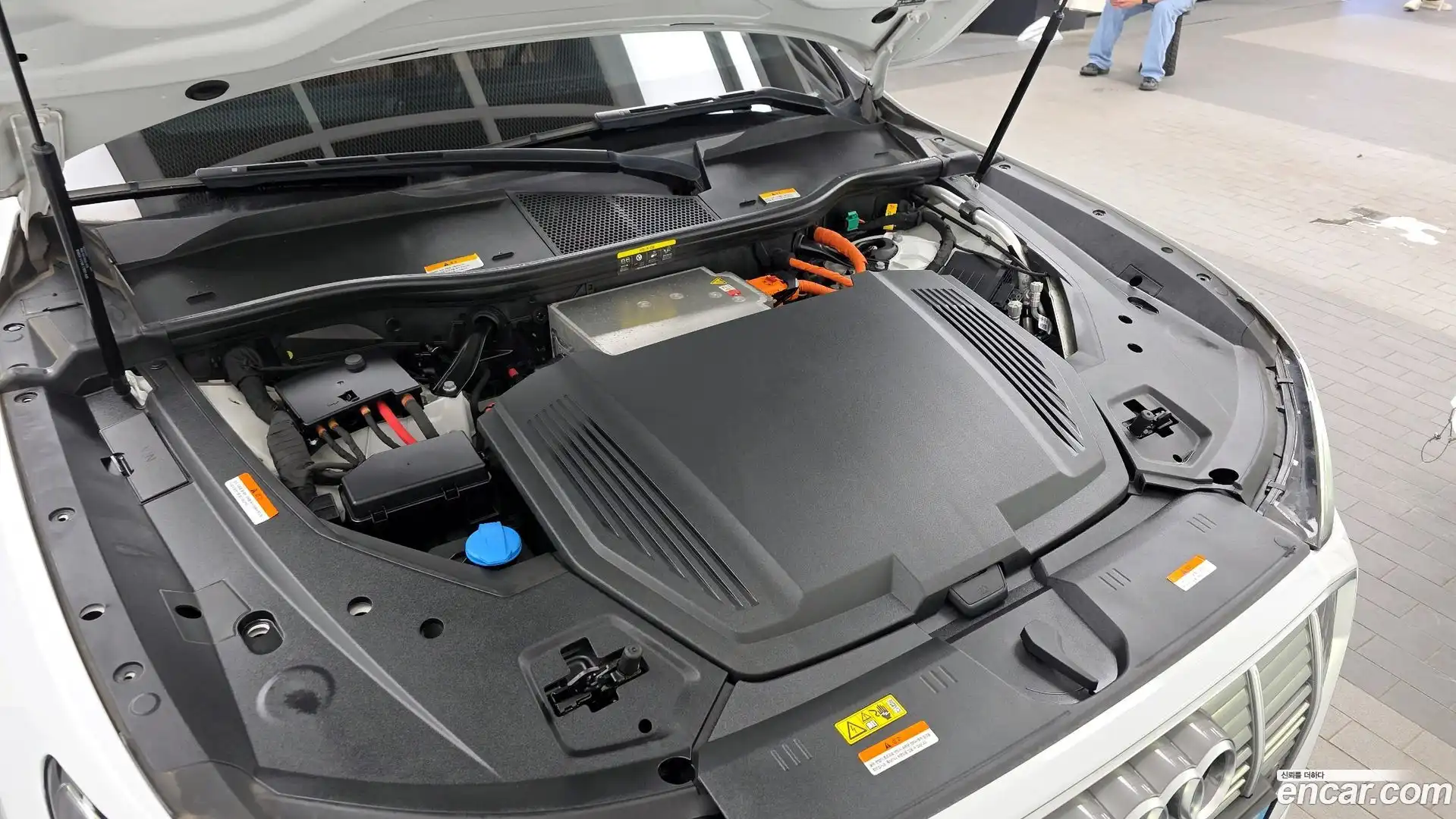 e-tron Audi 2021.10-OUTER-006