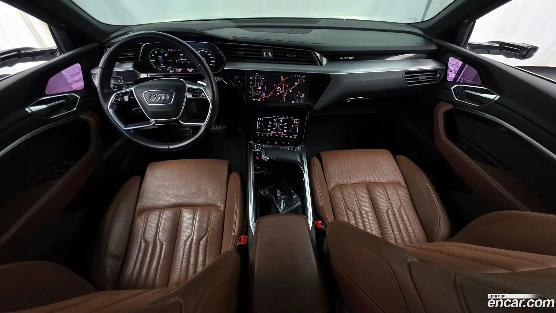 e-tron Audi 2021.10-INNER-007