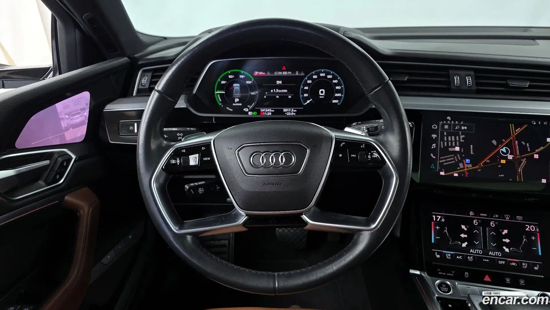 e-tron Audi 2021.10-OPTION-017
