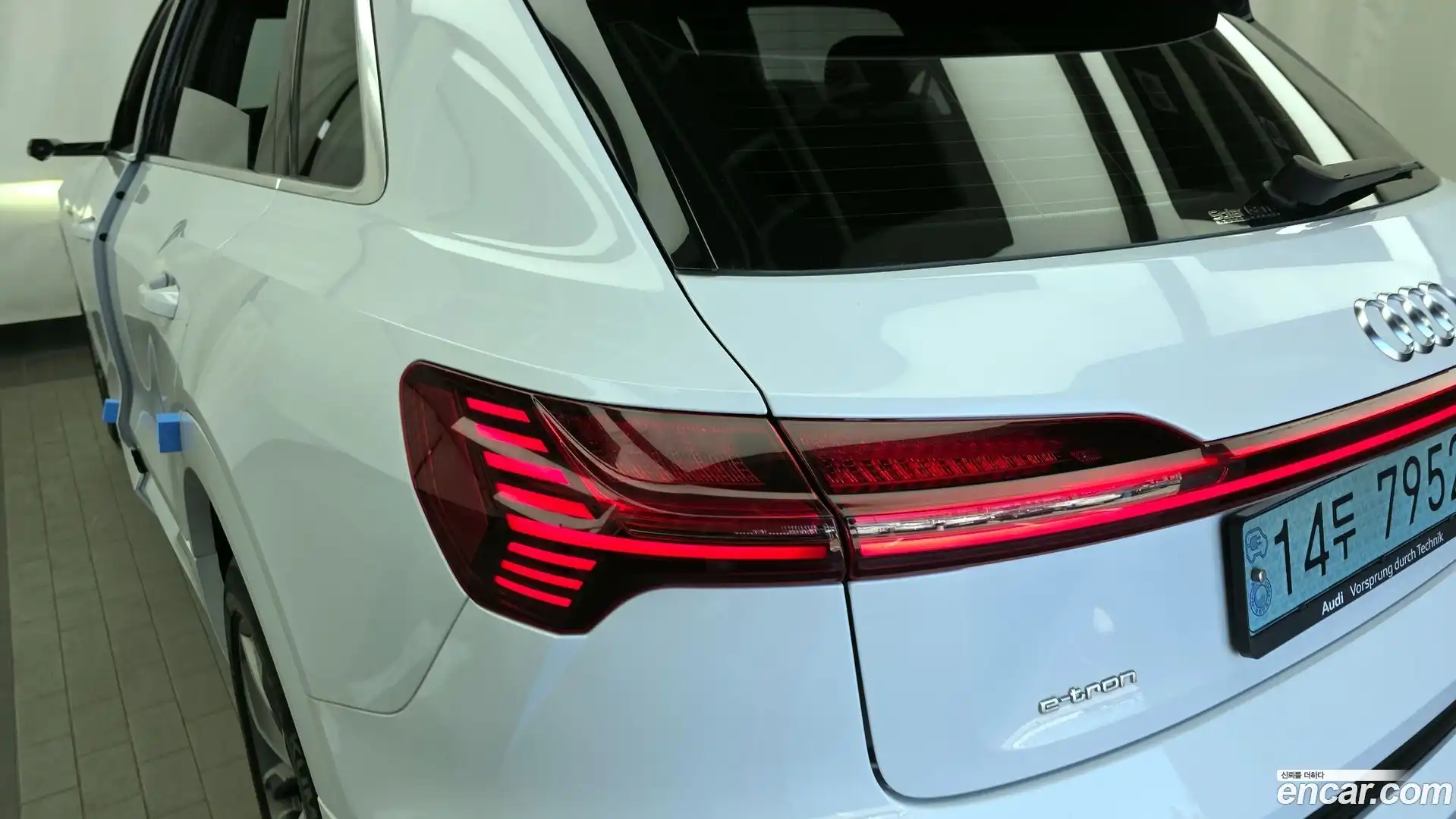 e-tron Audi 2021.10-OUTER-033
