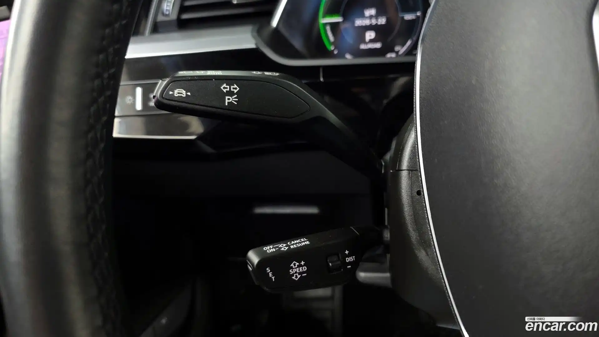 e-tron Audi 2021.10-OPTION-040