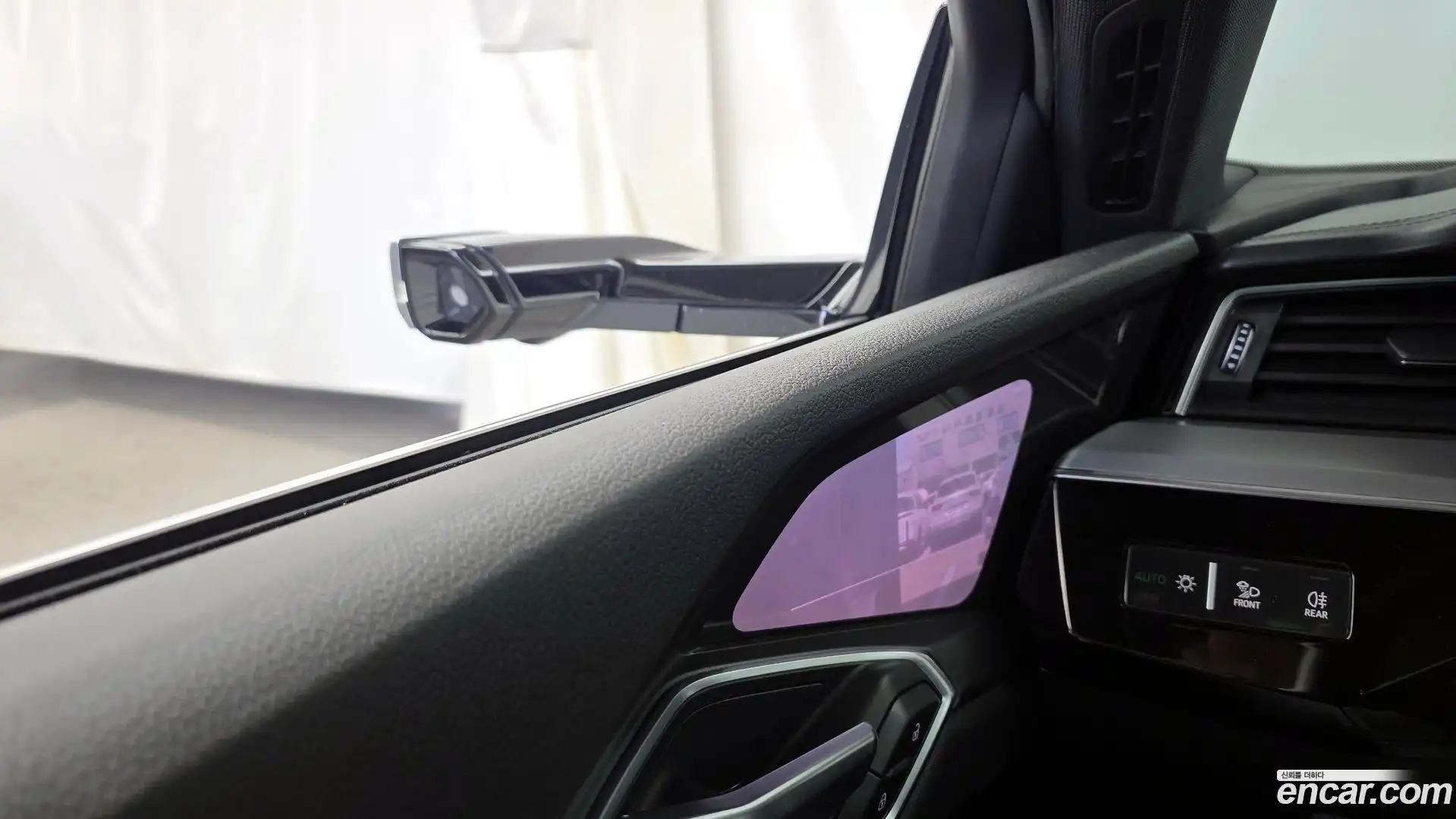 e-tron Audi 2021.10-OPTION-043