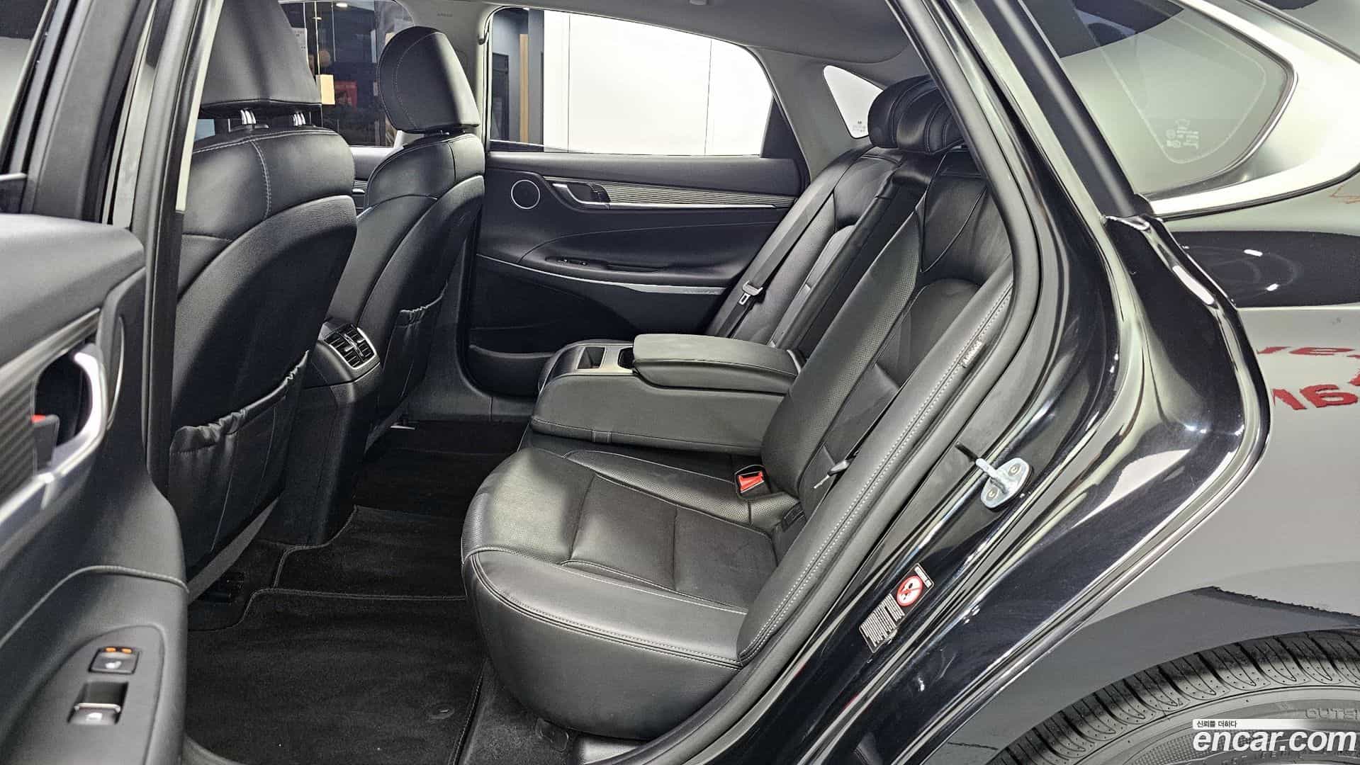 Grandeur Hyundai 2019.4-OPTION-016