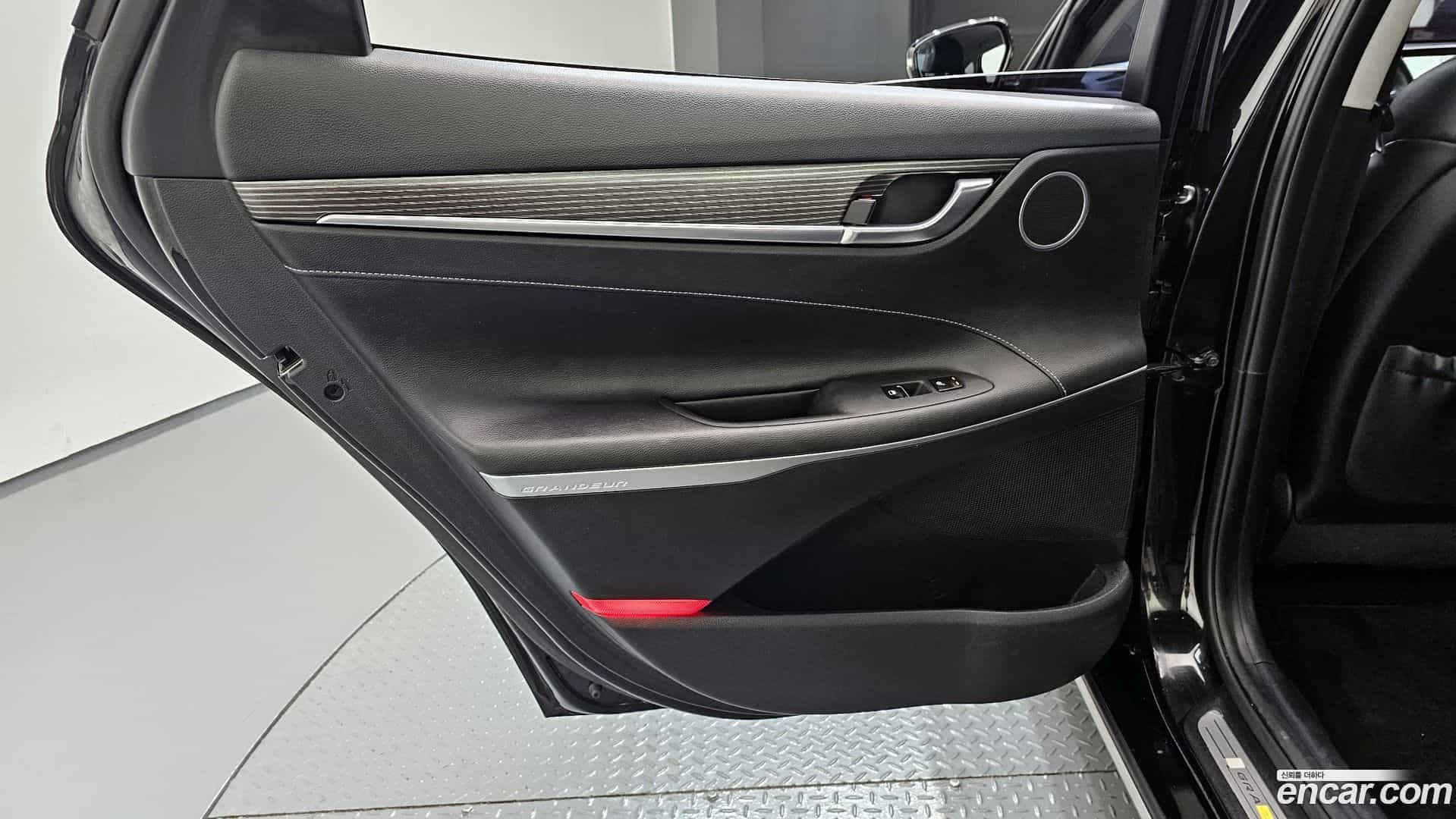 Grandeur Hyundai 2019.4-INNER-035