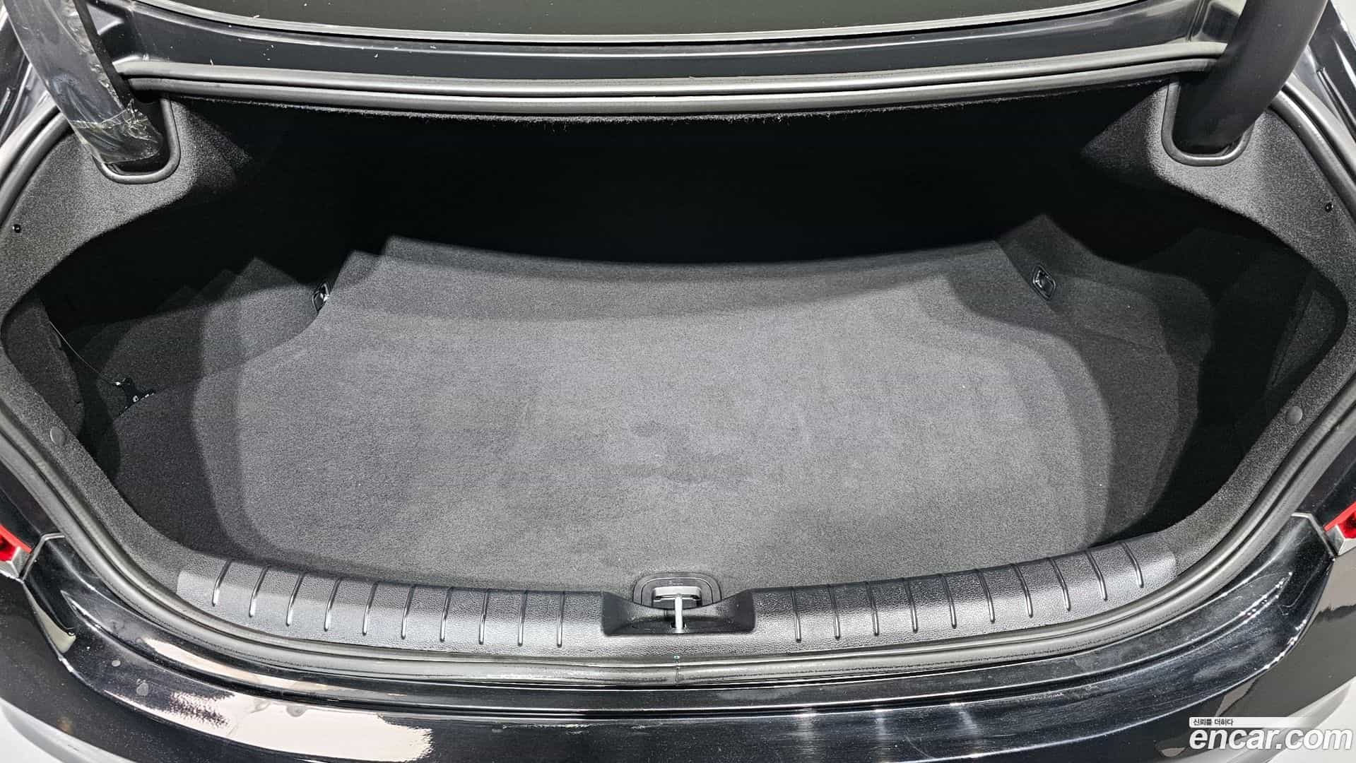 Grandeur Hyundai 2019.4-OPTION-040
