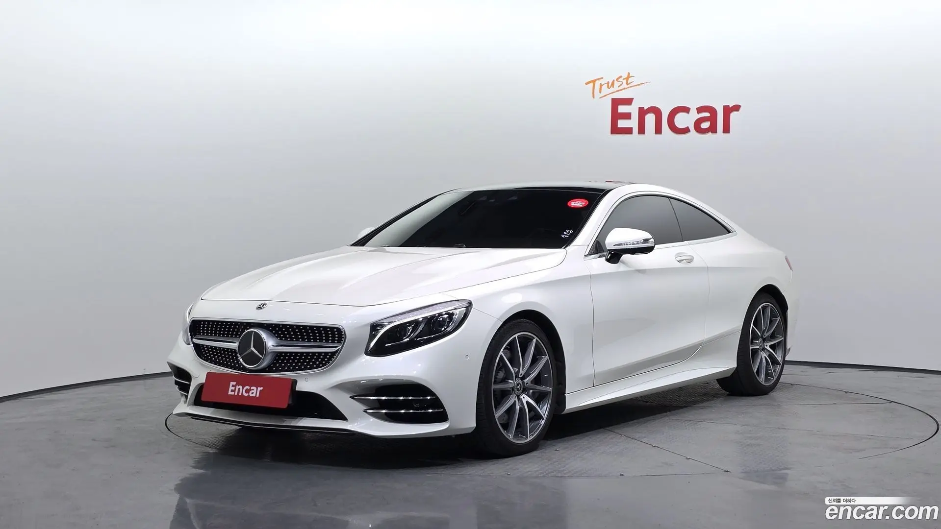 Main__Slider__Photo:S-Class Mercedes-Benz 2019.9-0