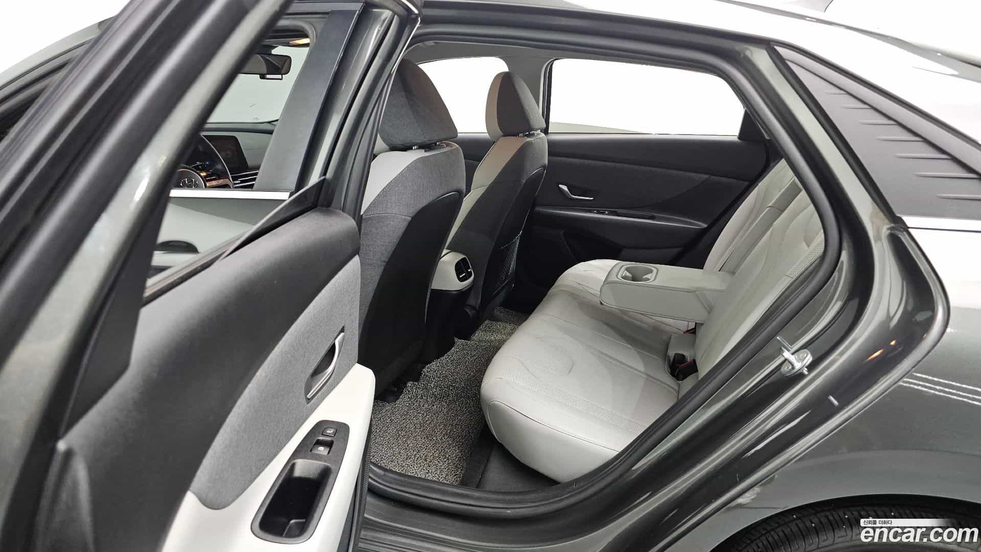 AVANTE Hyundai 2021.3-OPTION-023