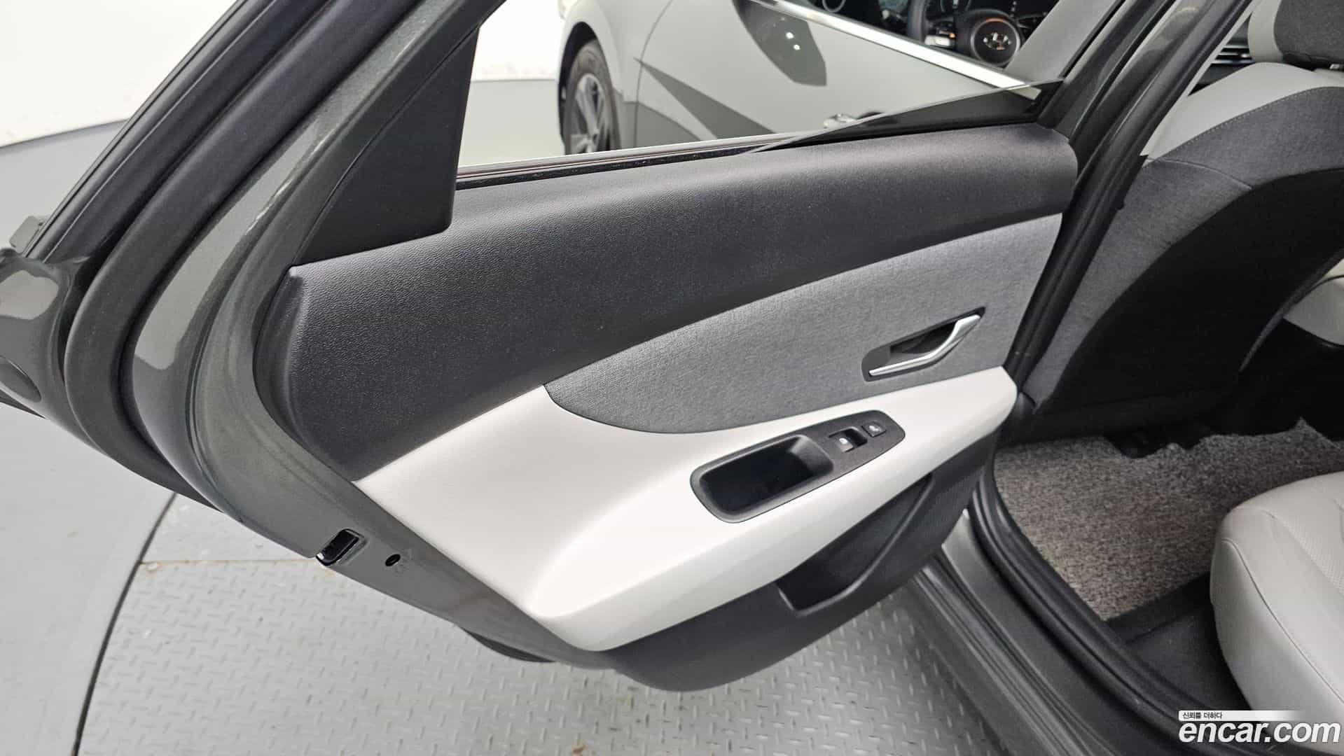 AVANTE Hyundai 2021.3-INNER-035
