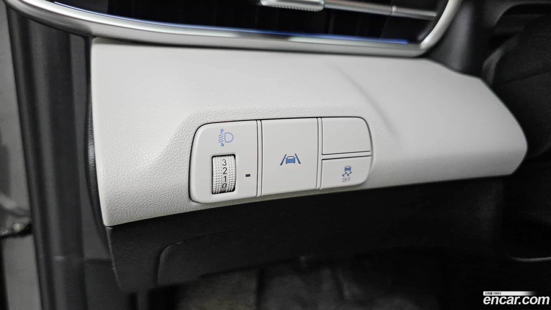 AVANTE Hyundai 2021.3-OPTION-040