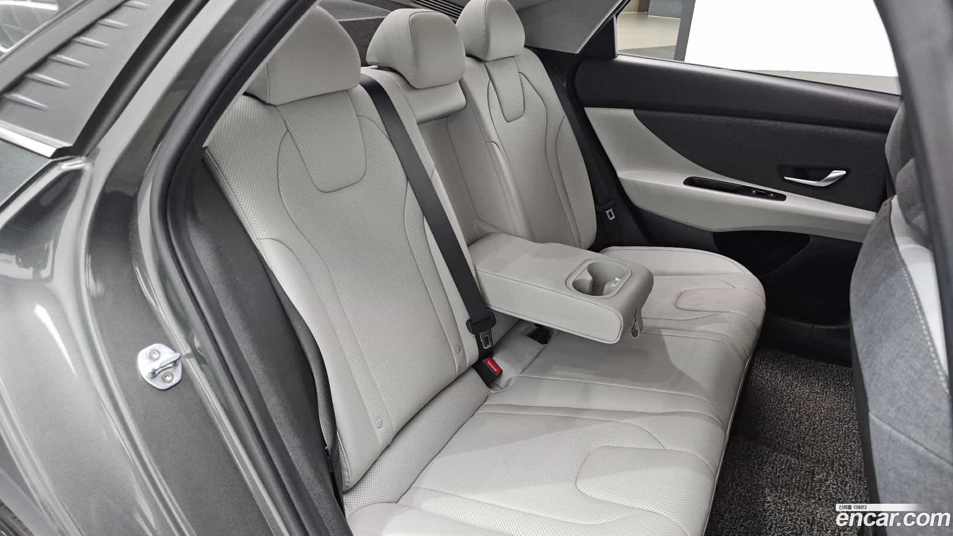 AVANTE Hyundai 2021.3-OPTION-044