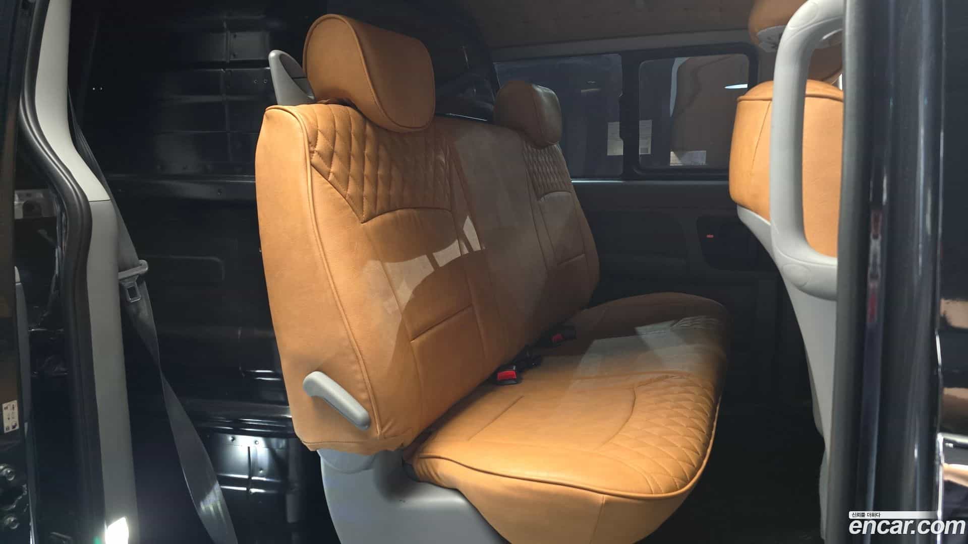Starex Hyundai 2019.4-OPTION-016