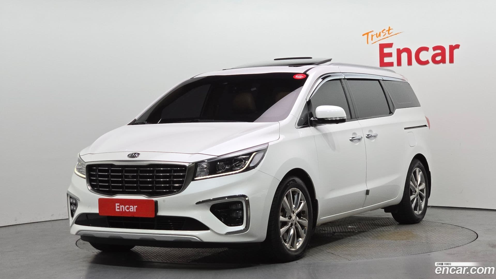 Main__Slider__Photo:Canival Kia 2019.2-0