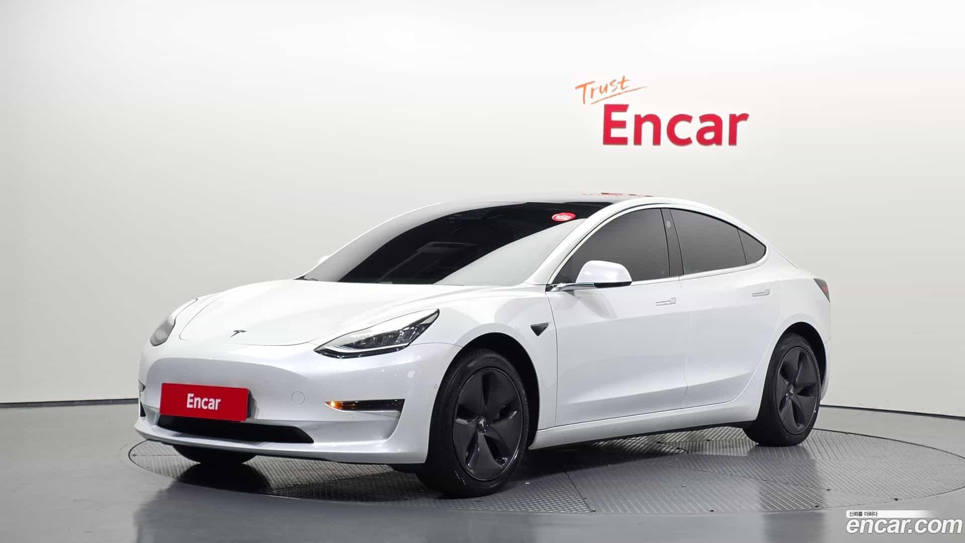 Model 3 Tesla 2020.5-OUTER-001