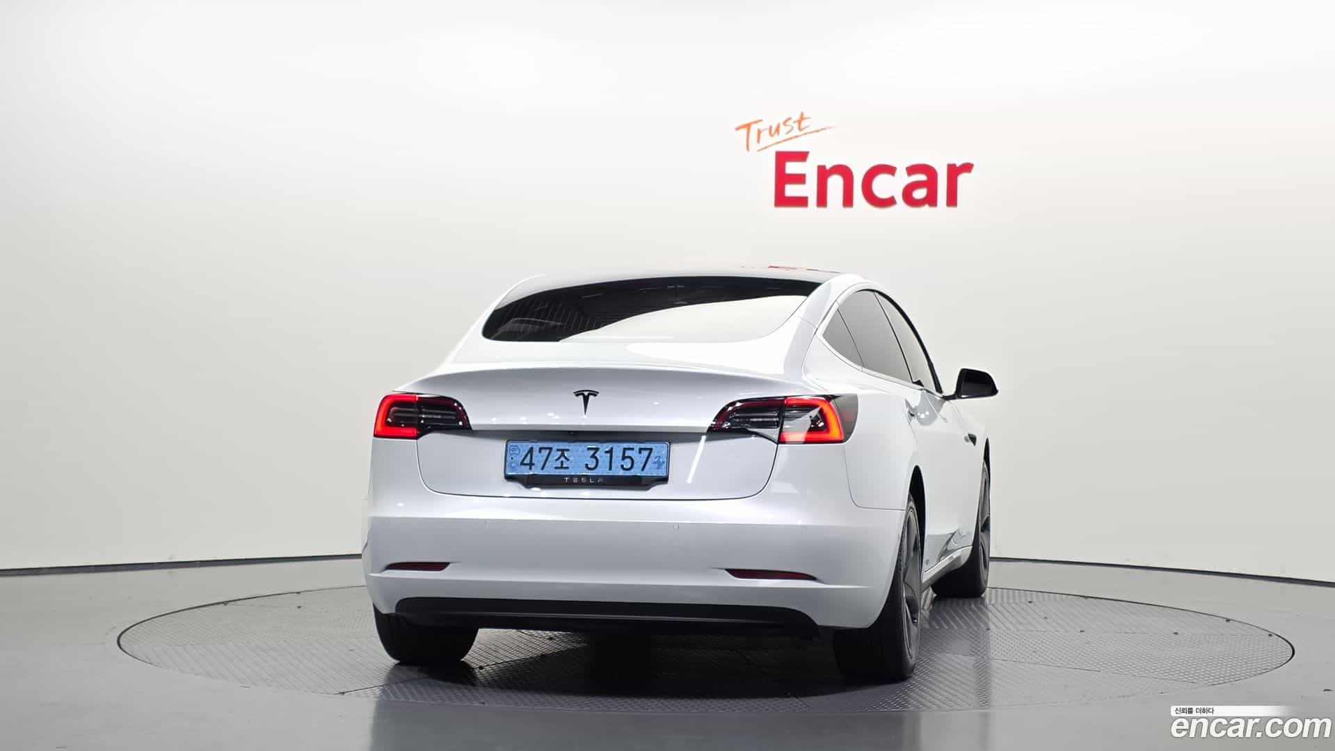 Model 3 Tesla 2020.5-OUTER-004