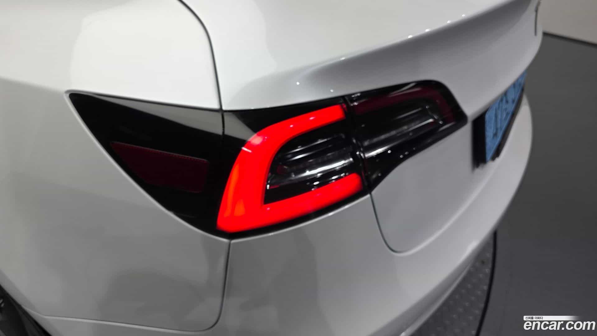 Model 3 Tesla 2020.5-OUTER-033