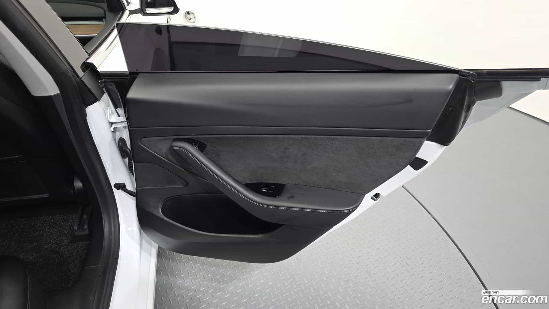 Model 3 Tesla 2020.5-INNER-035