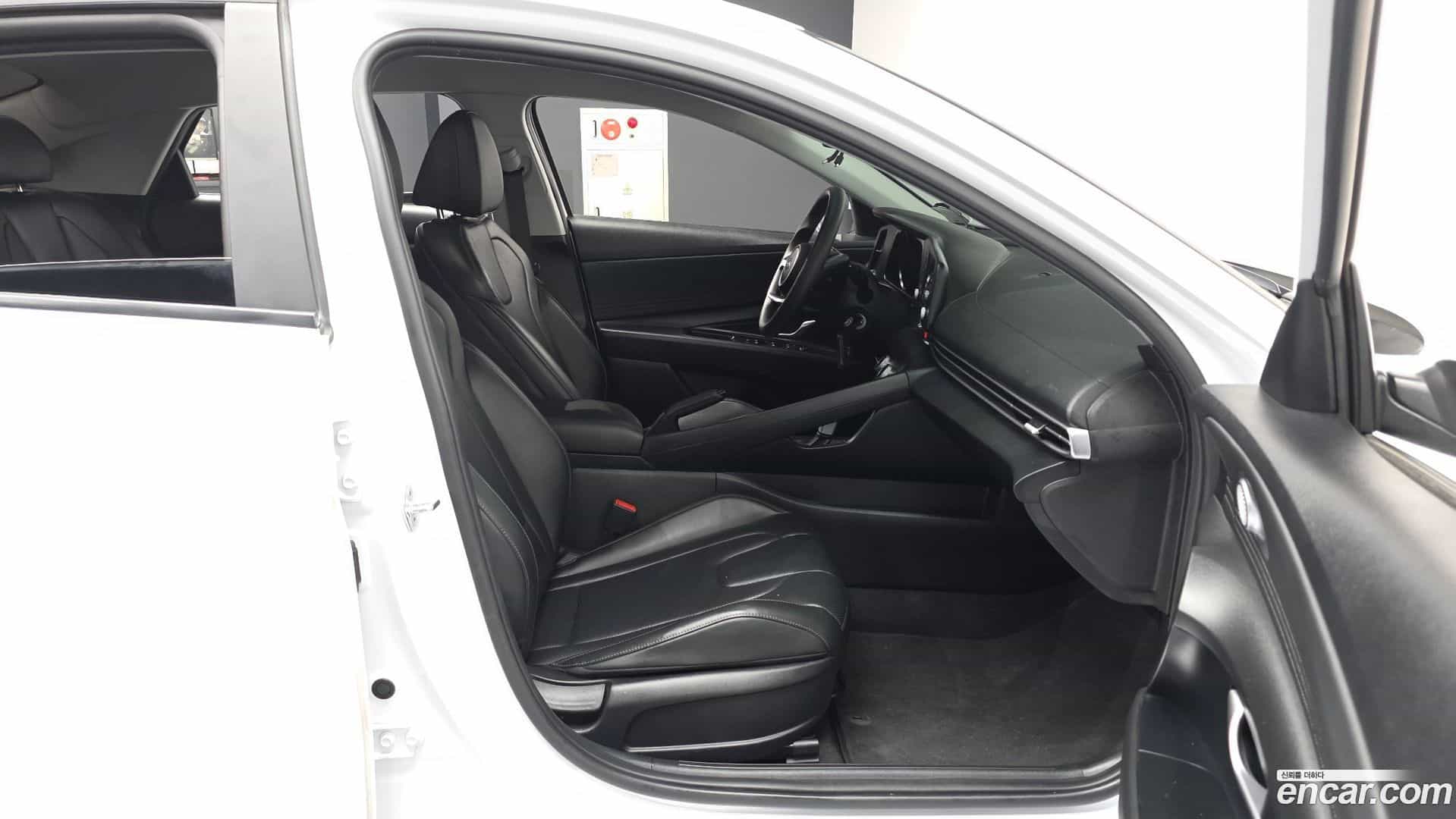 AVANTE Hyundai 2022.3-OPTION-015