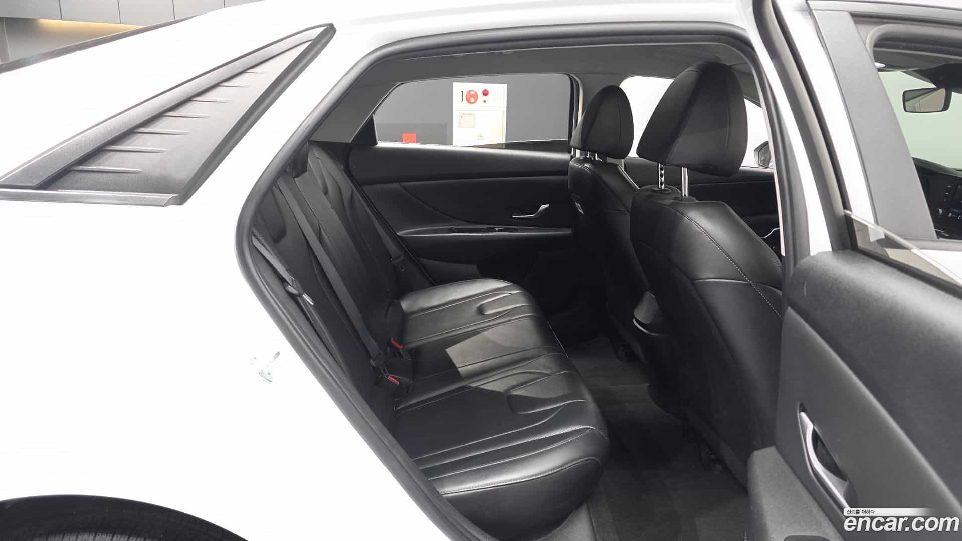 AVANTE Hyundai 2022.3-OPTION-016