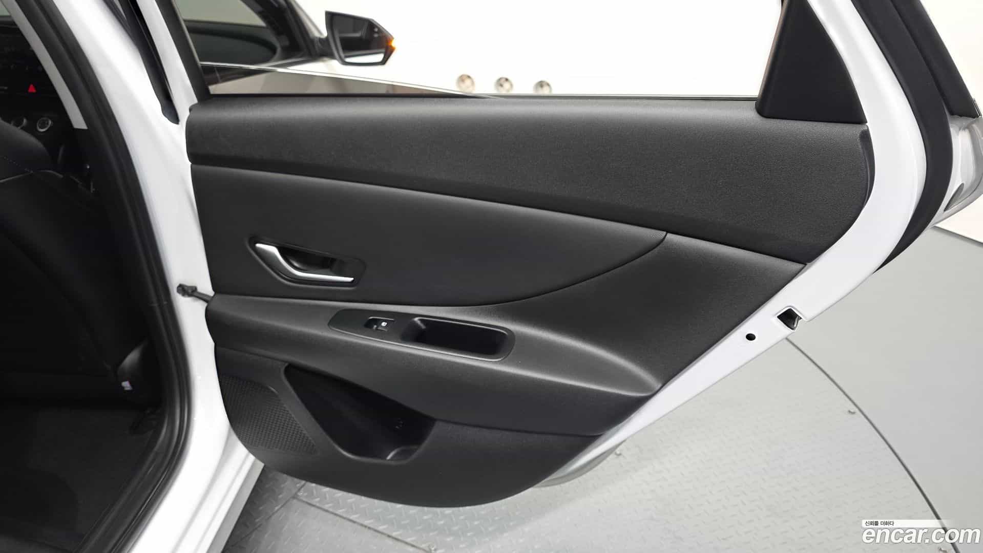AVANTE Hyundai 2022.3-INNER-035