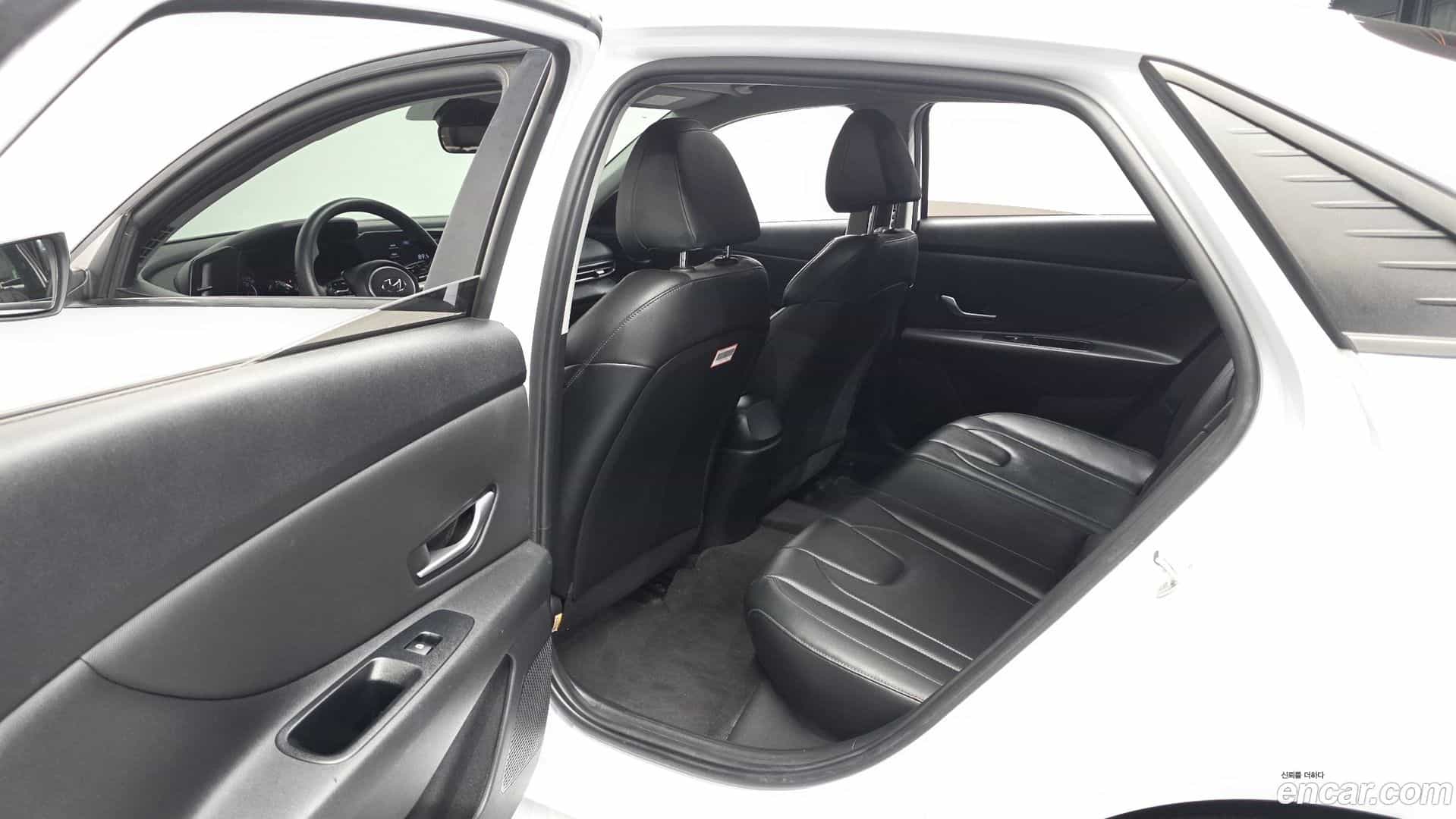 AVANTE Hyundai 2022.3-INNER-036