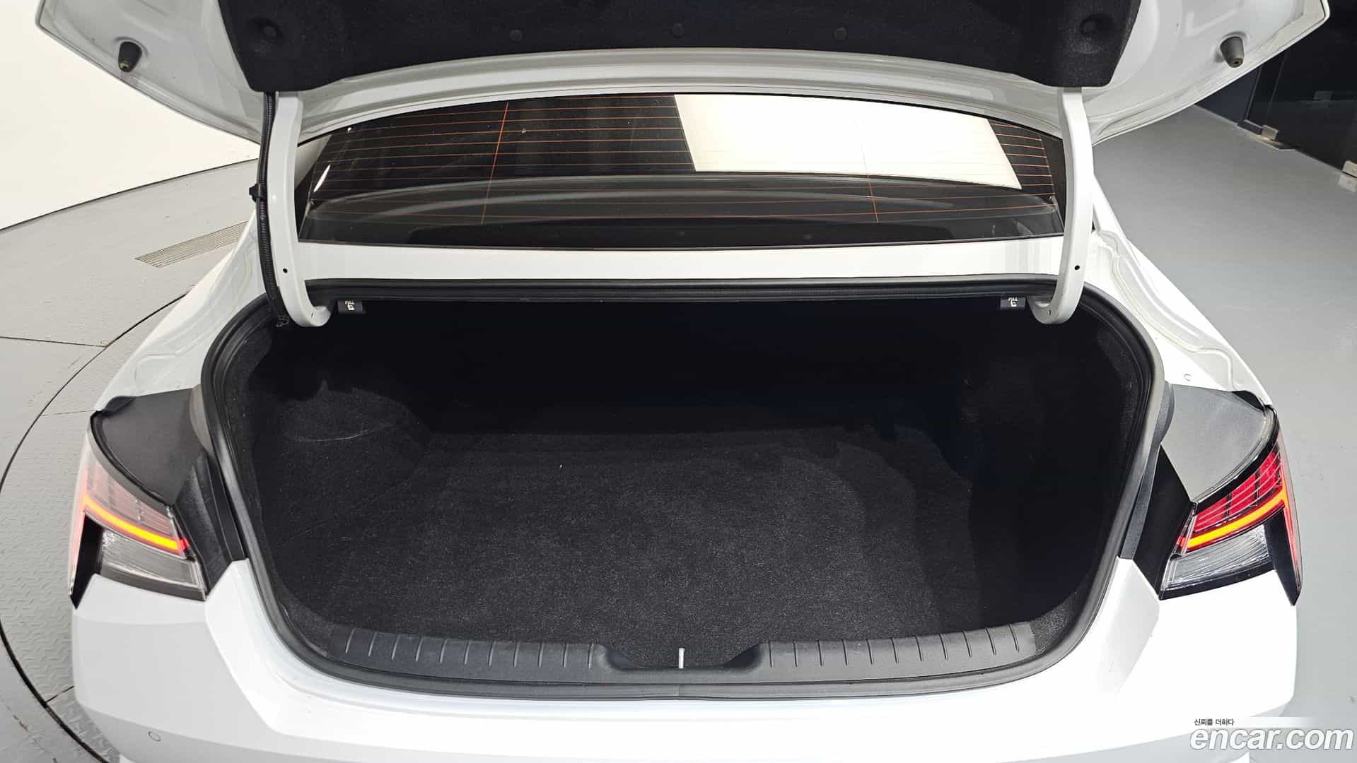 AVANTE Hyundai 2020.3-OPTION-024