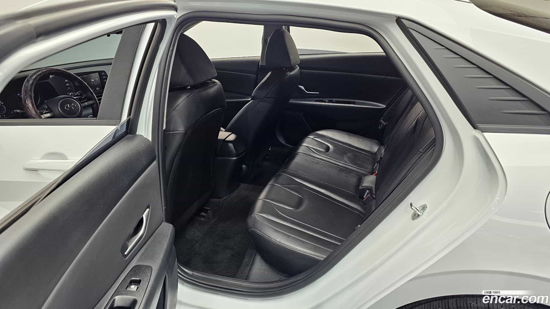 AVANTE Hyundai 2022.6-OPTION-015