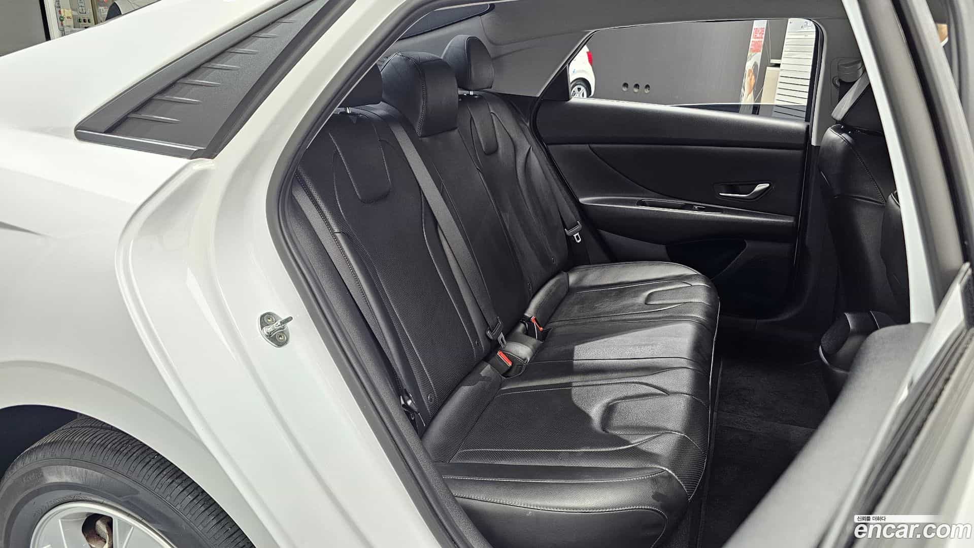 AVANTE Hyundai 2022.6-OPTION-016