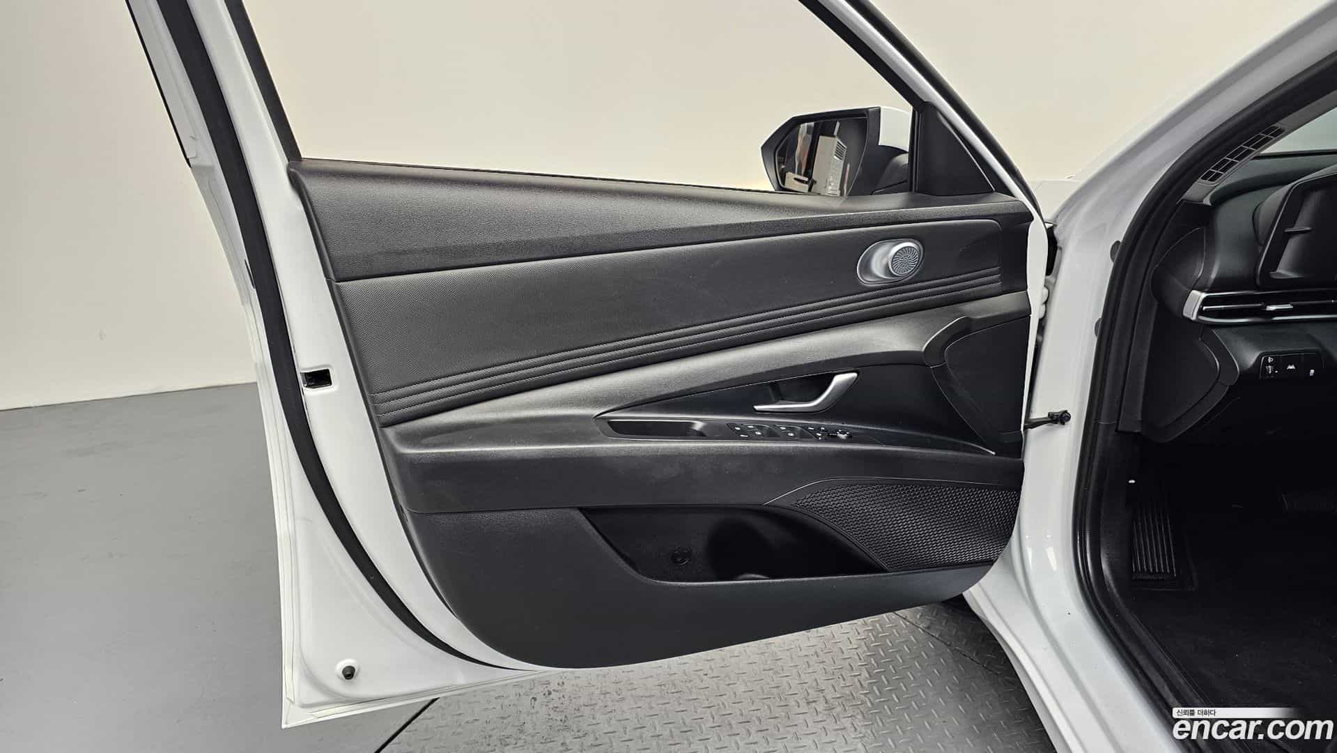 AVANTE Hyundai 2022.6-INNER-034