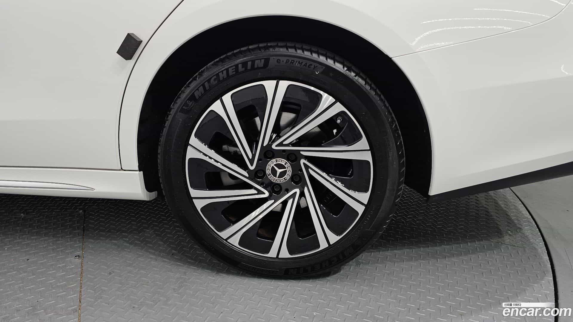 E-Class Mercedes-Benz 2024.4-OUTER-031
