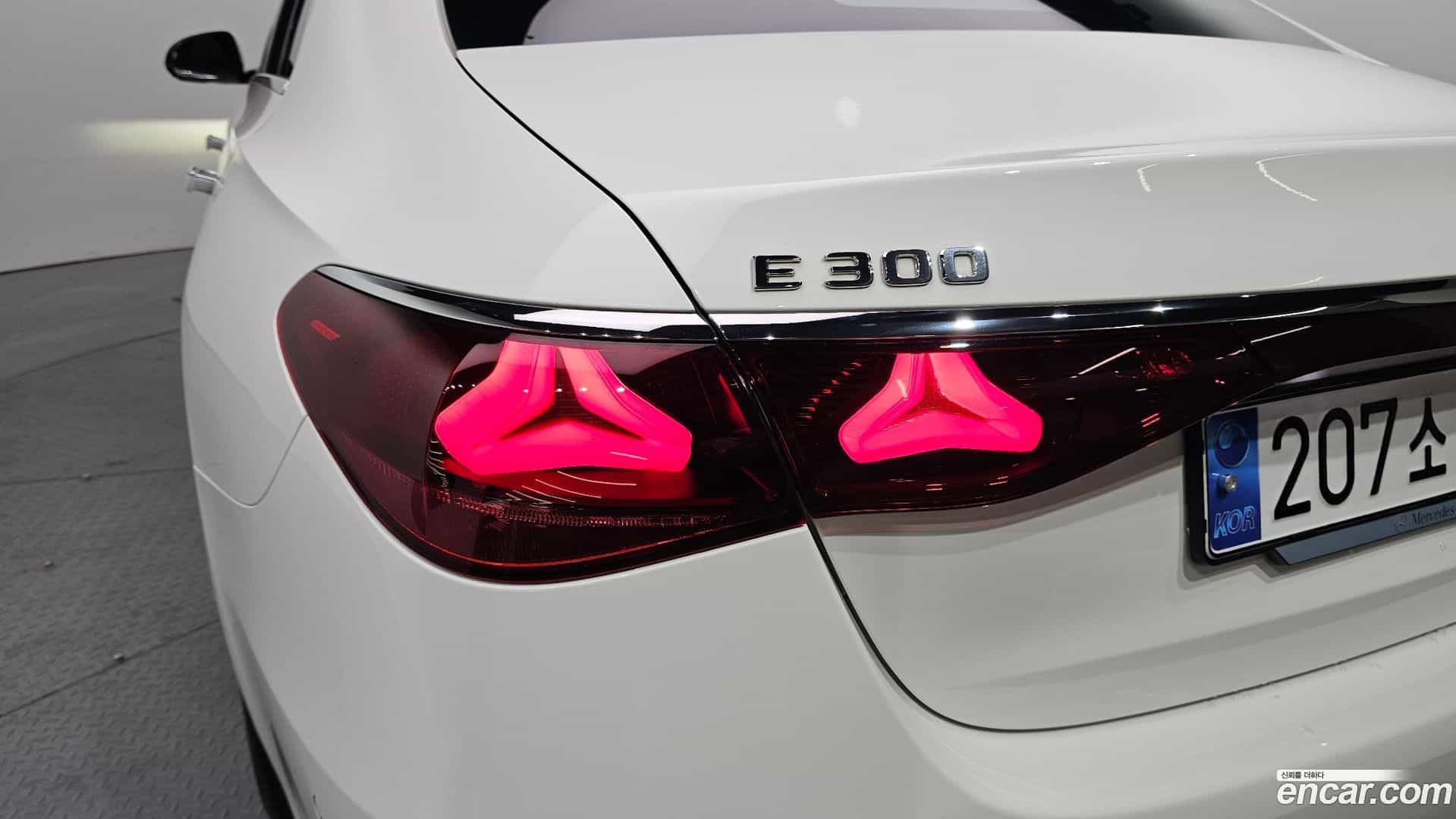 E-Class Mercedes-Benz 2024.4-OUTER-033
