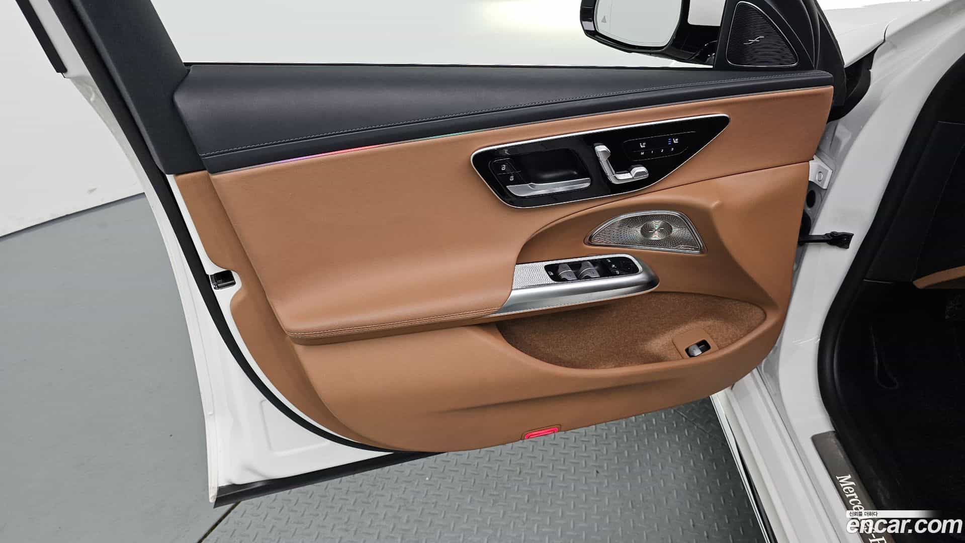 E-Class Mercedes-Benz 2024.4-INNER-034