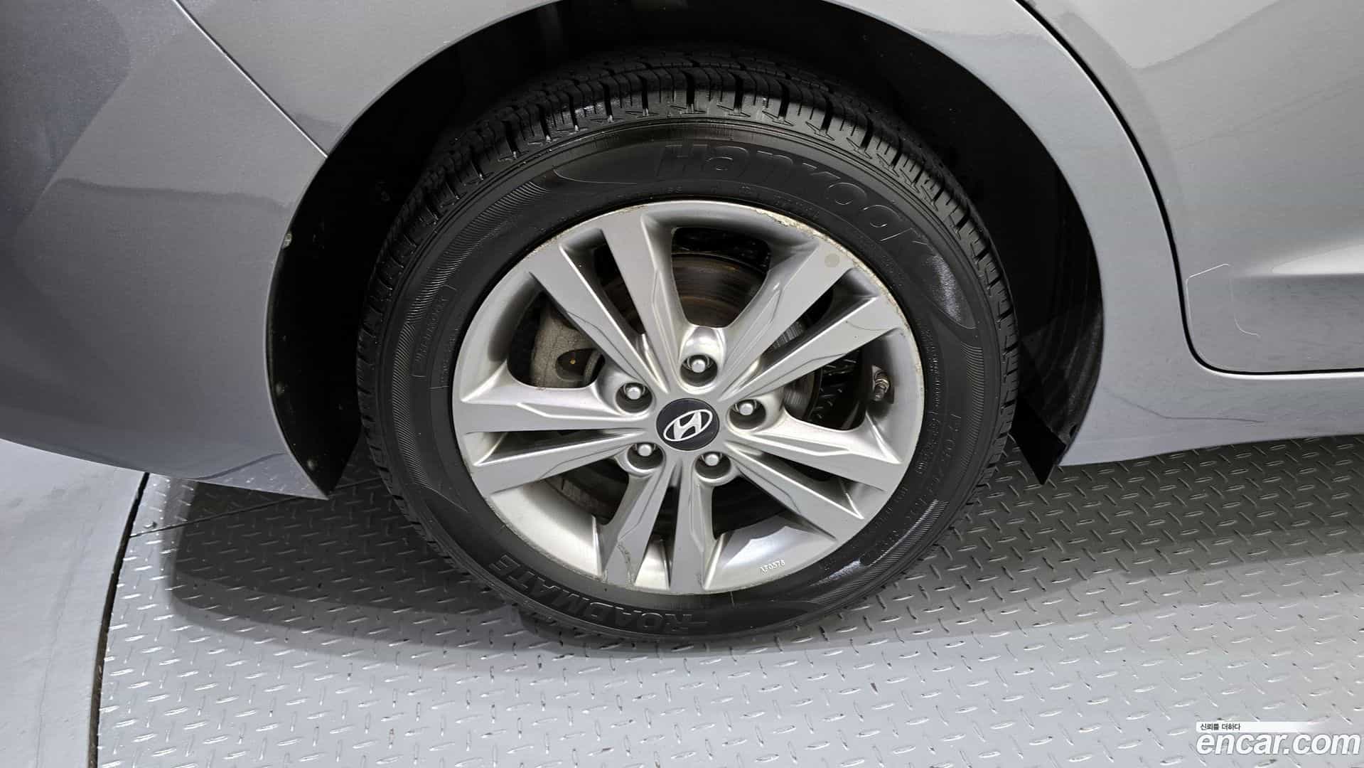 AVANTE Hyundai 2016.5-OUTER-005