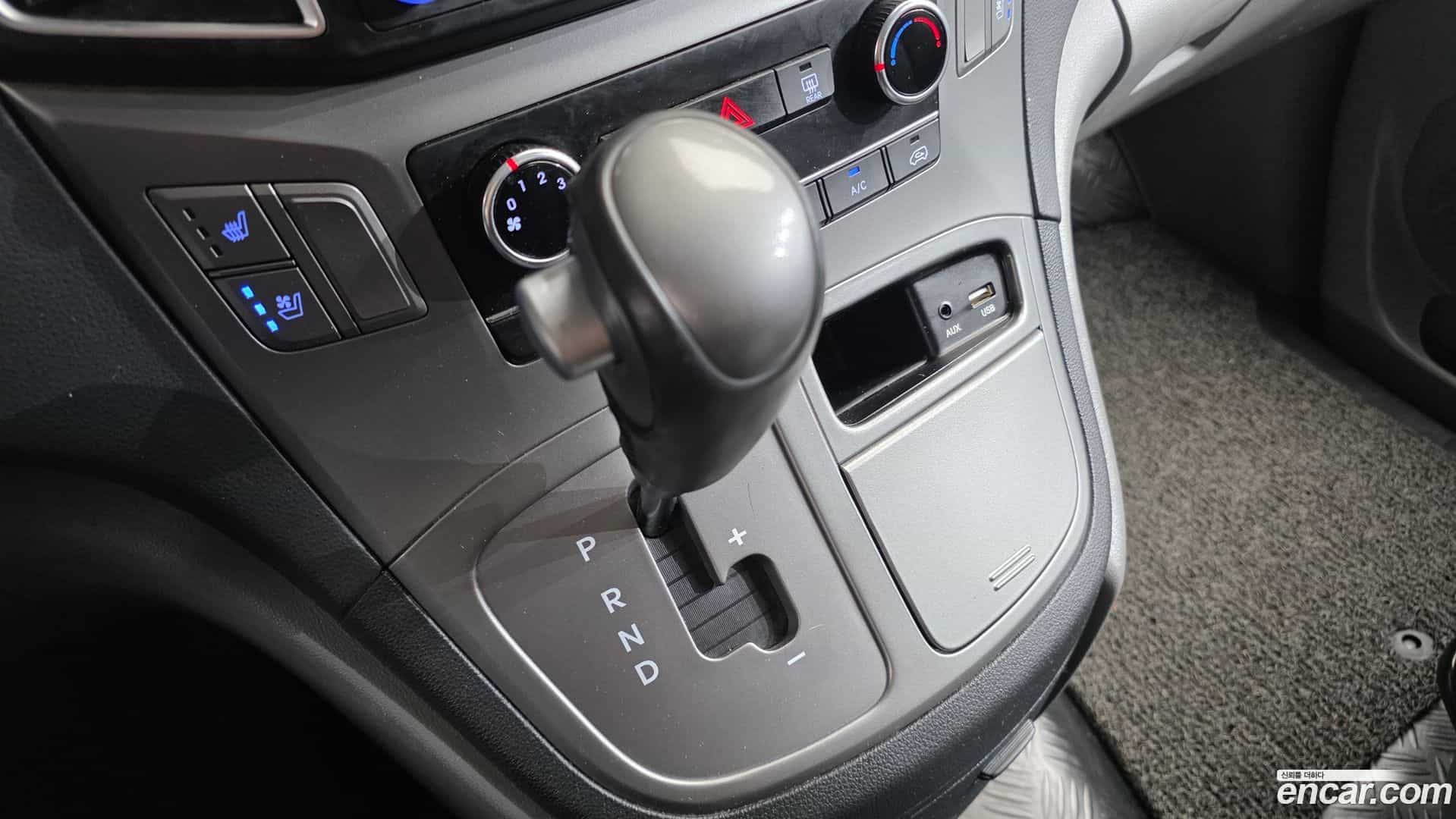 Starex Hyundai 2019.2-INNER-009