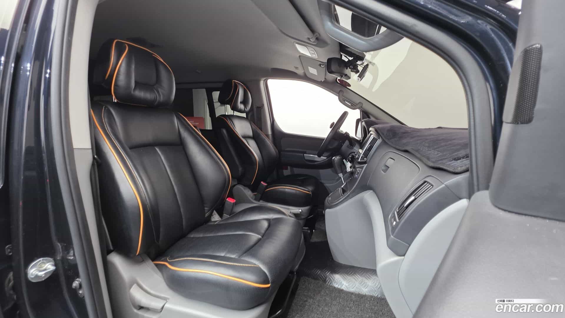 Starex Hyundai 2019.2-INNER-010