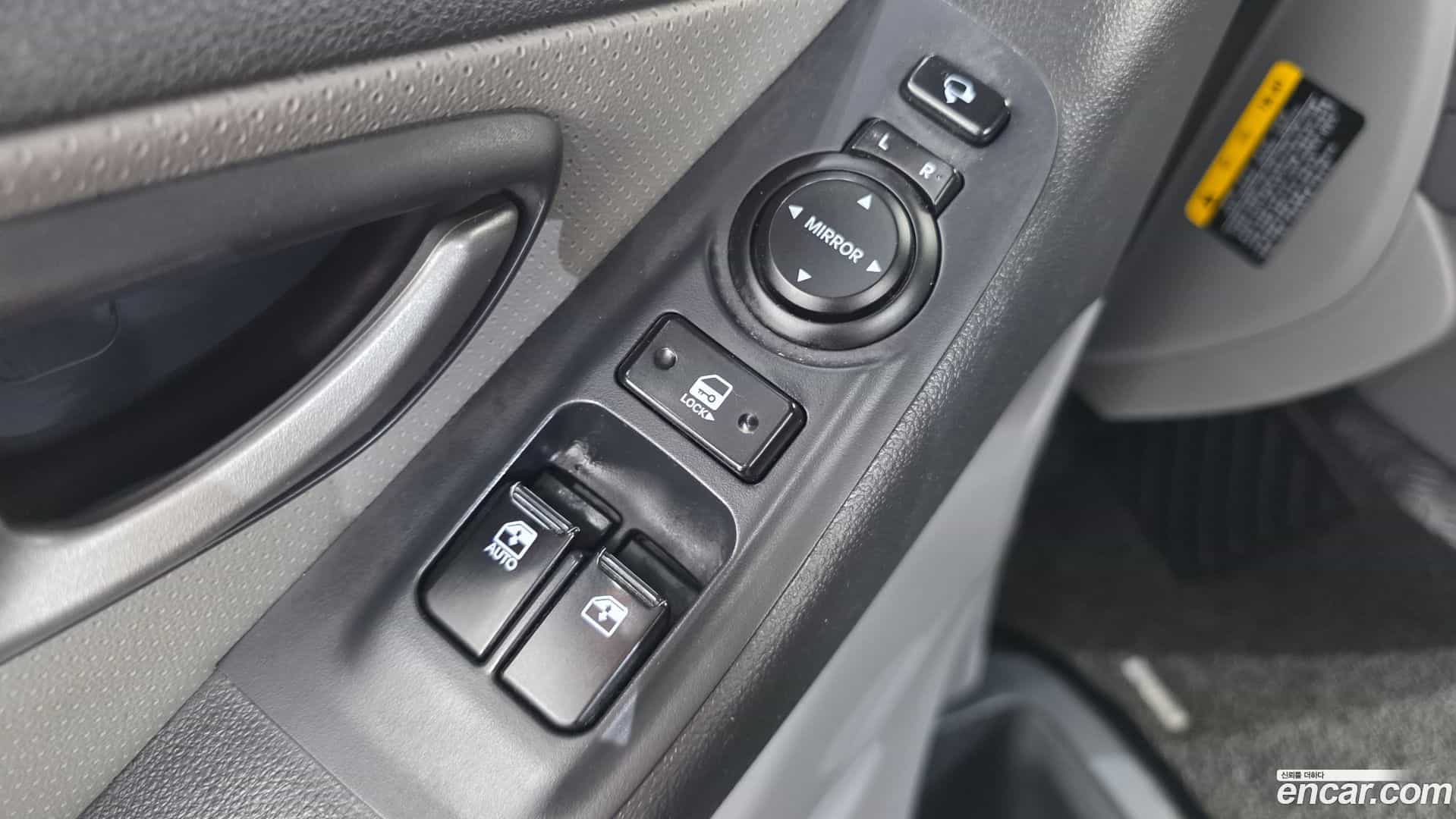 Starex Hyundai 2019.2-OPTION-016