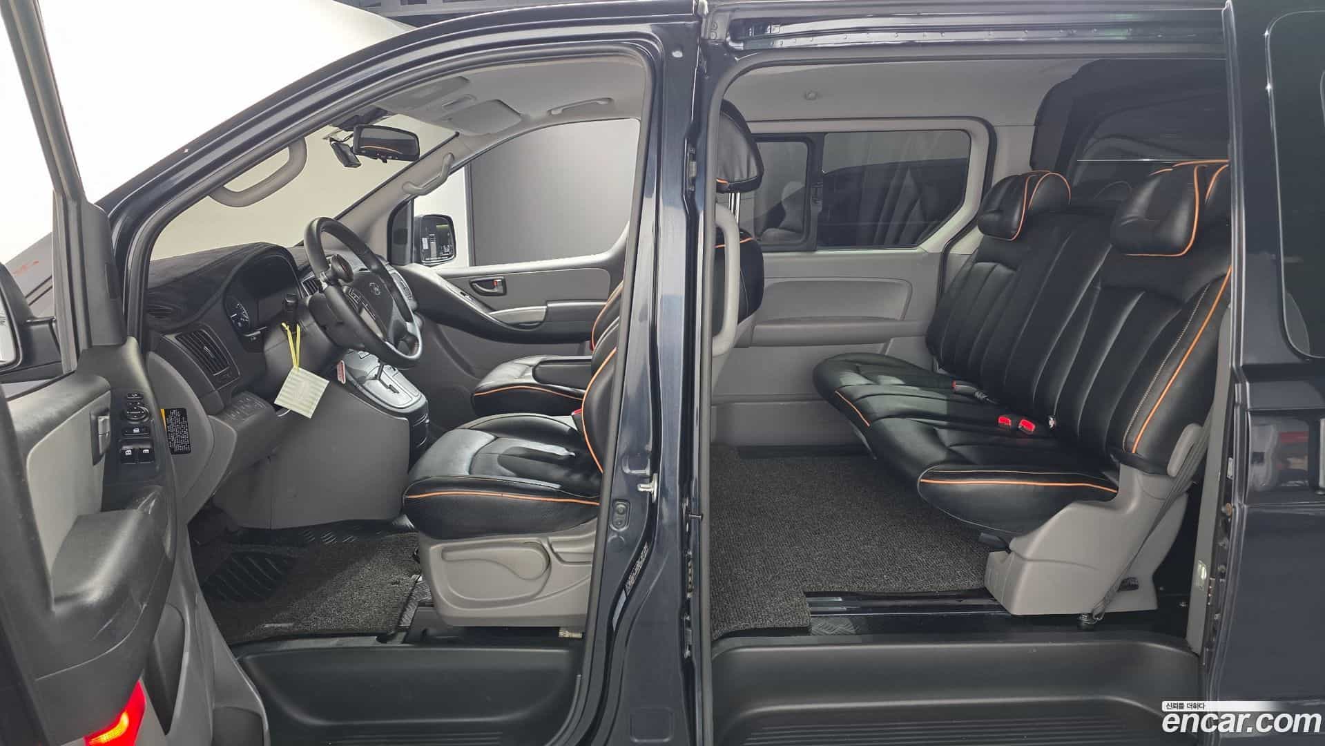 Starex Hyundai 2019.2-INNER-036