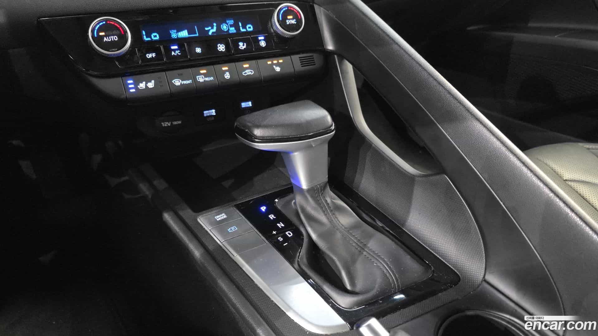 AVANTE Hyundai 2020.5-INNER-009