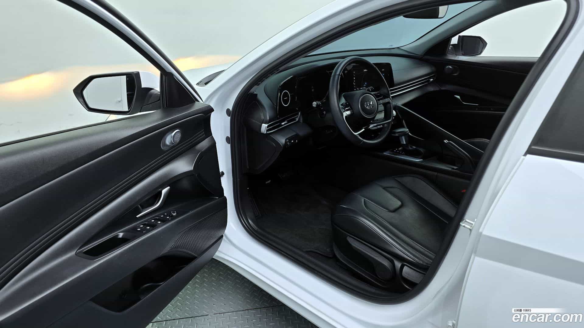 AVANTE Hyundai 2021.5-INNER-010