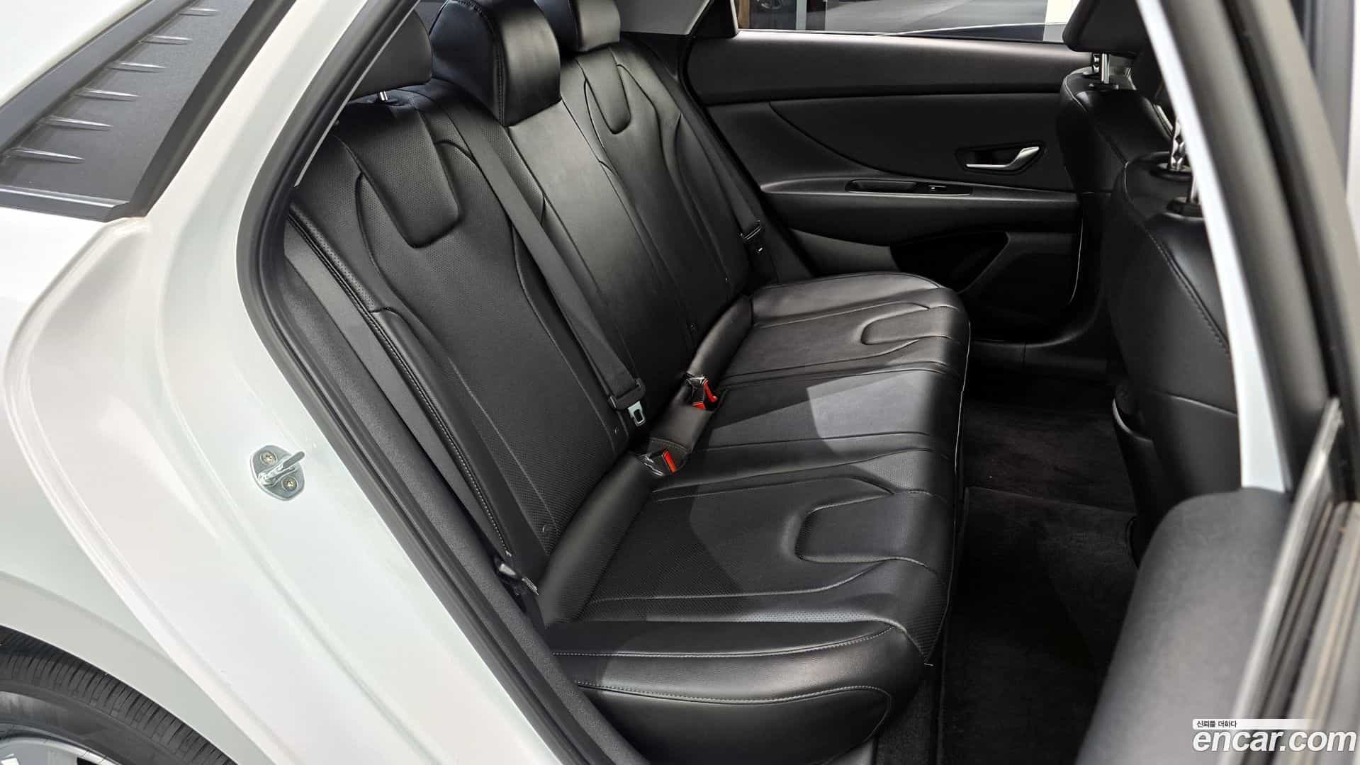 AVANTE Hyundai 2021.5-OPTION-015