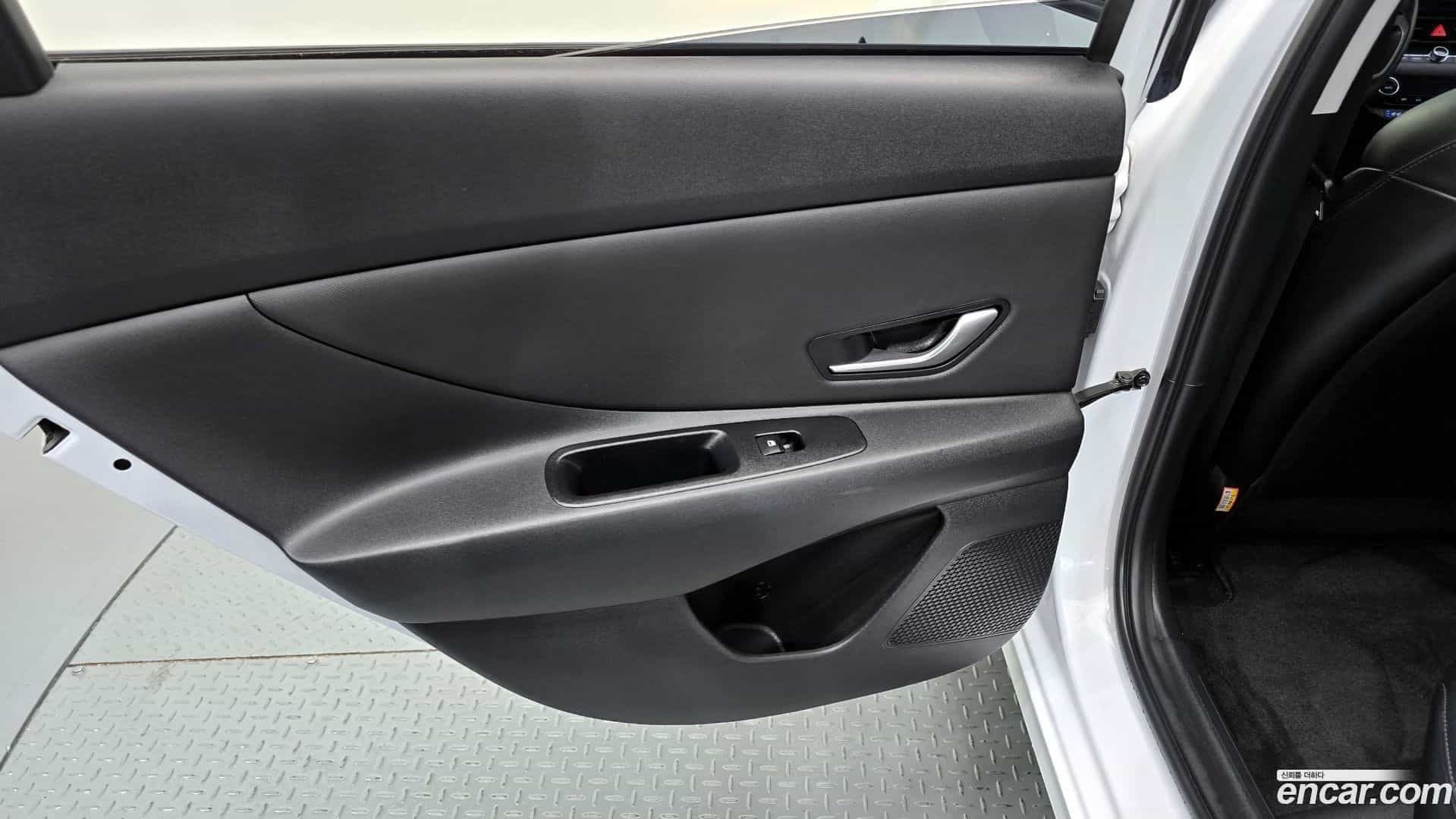AVANTE Hyundai 2021.5-INNER-035