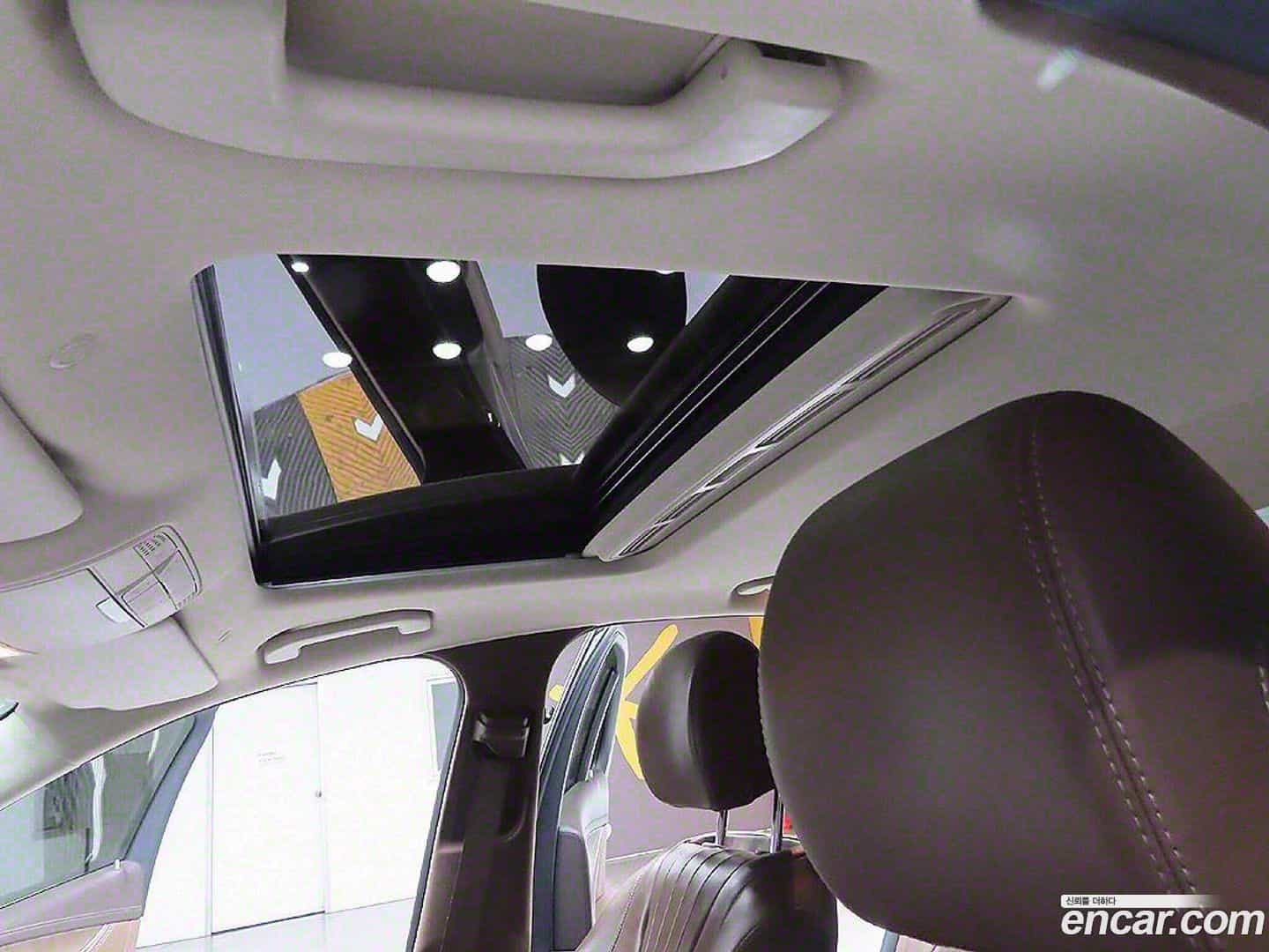 E-Class Mercedes-Benz 2018.4-OPTION-017