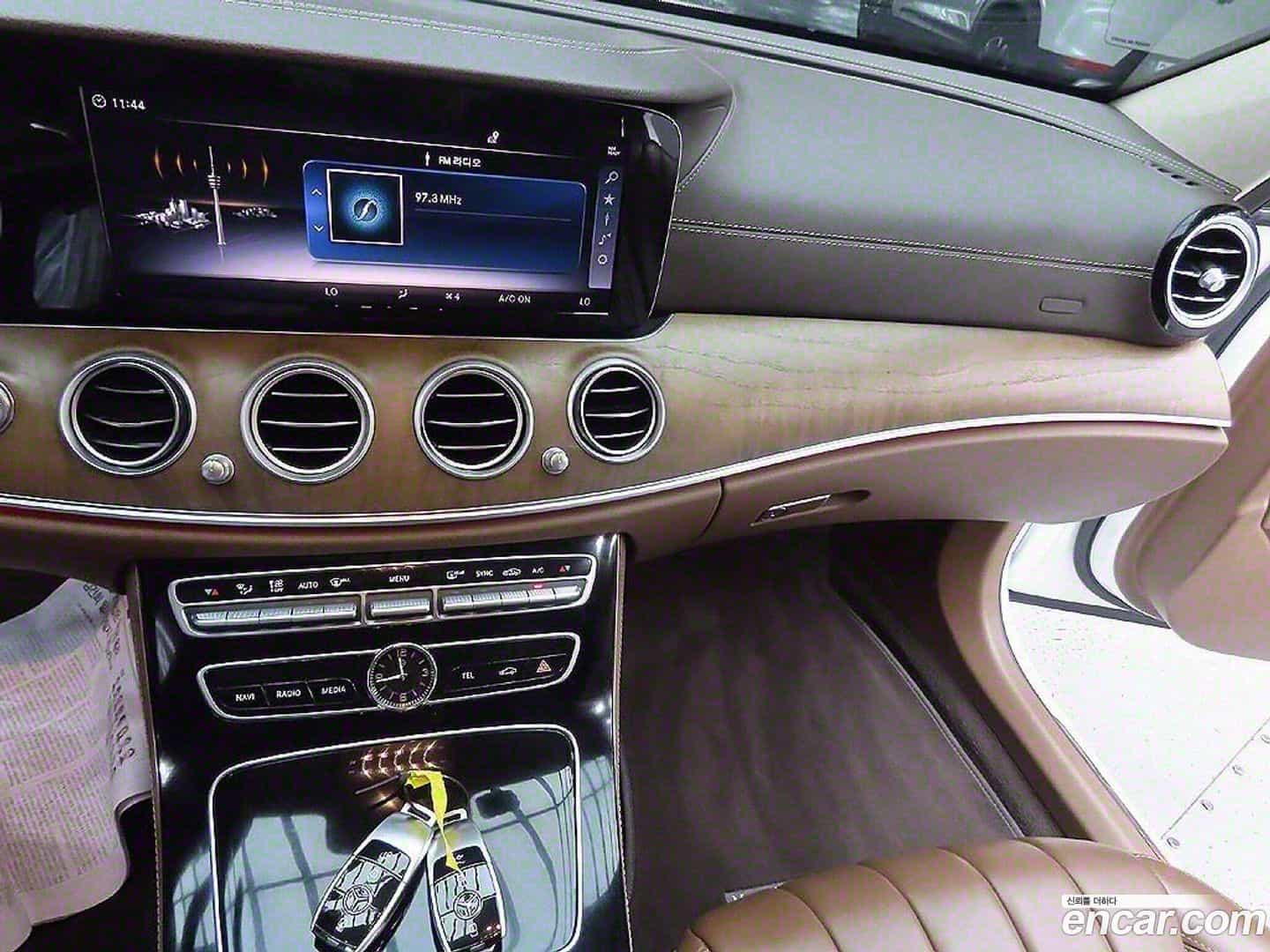 E-Class Mercedes-Benz 2018.4-OPTION-018