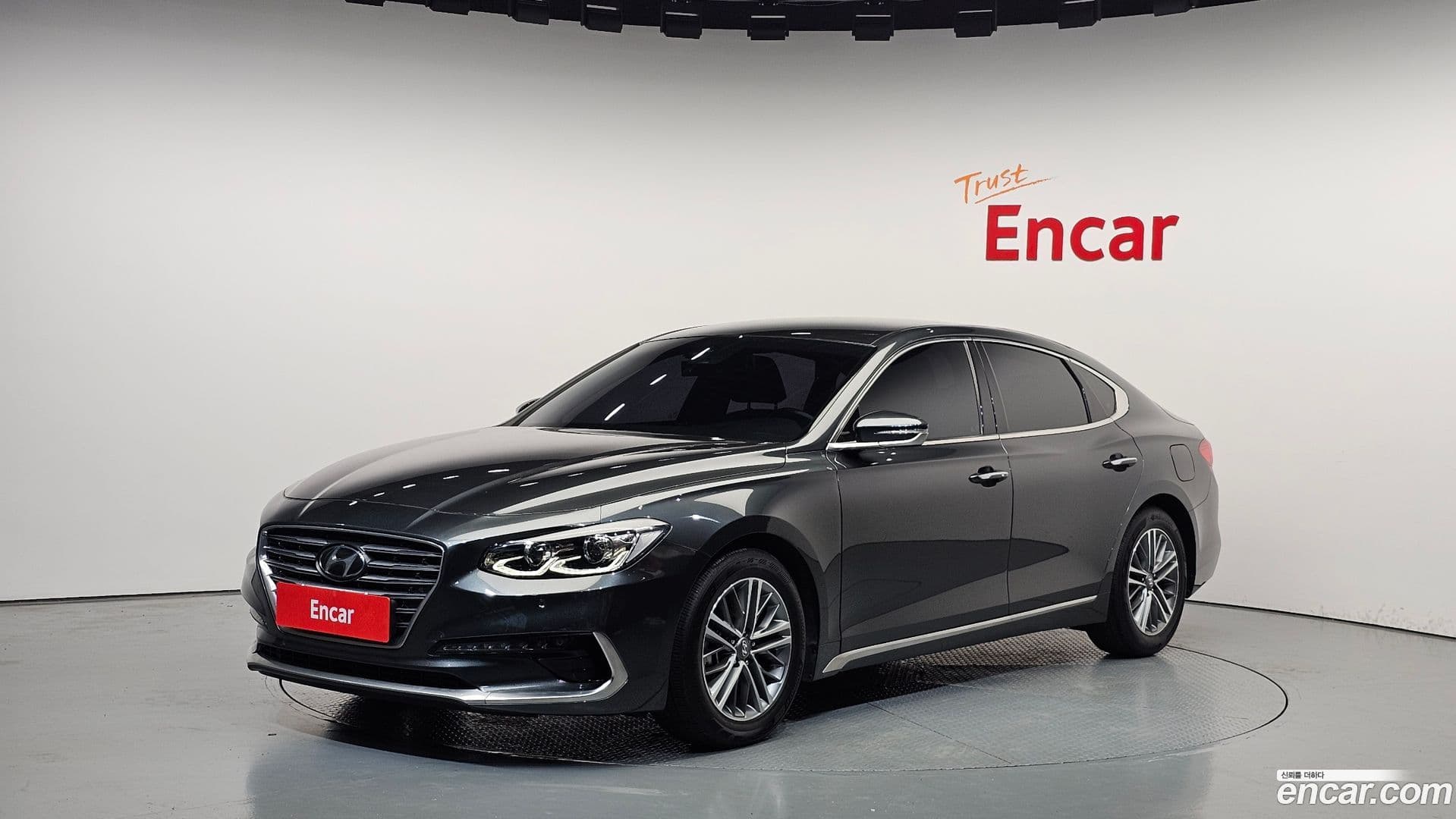 Main__Slider__Photo:Grandeur Hyundai 2019.4-0