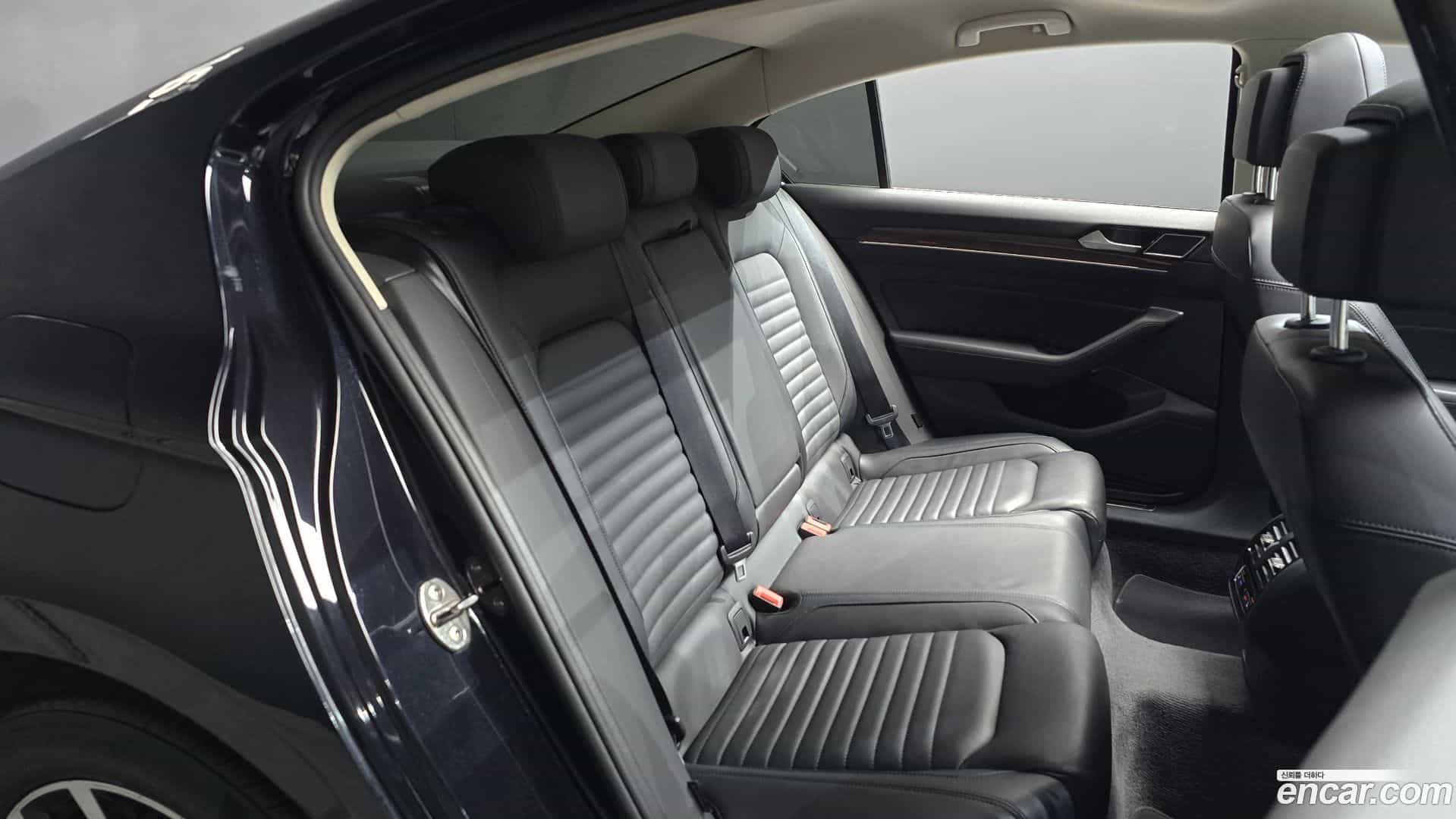 Passat Volkswagen 2018.4-OPTION-015