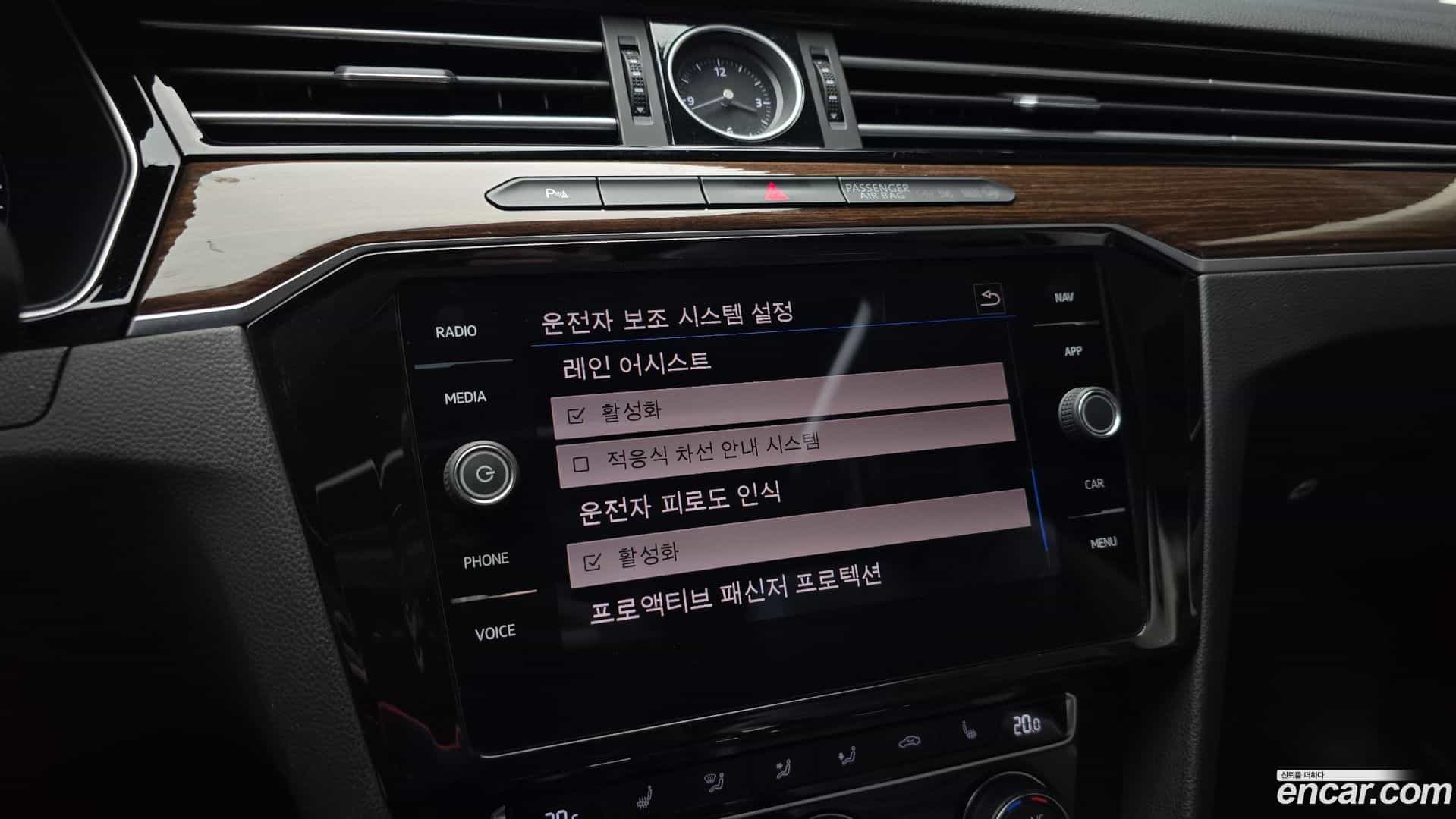 Passat Volkswagen 2018.4-OPTION-020