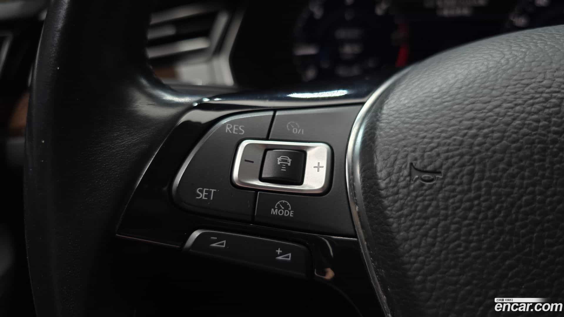 Passat Volkswagen 2018.4-OPTION-040
