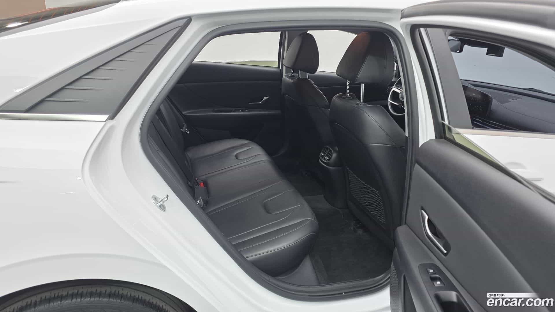 AVANTE Hyundai 2020.4-OPTION-015