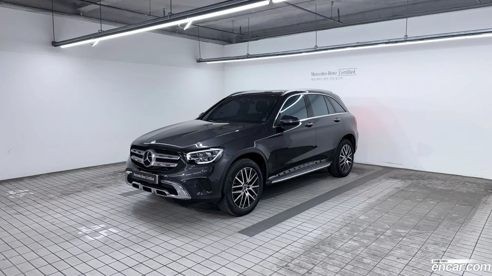 Main__Slider__Photo:GLC-Class Mercedes-Benz 2021.4-0