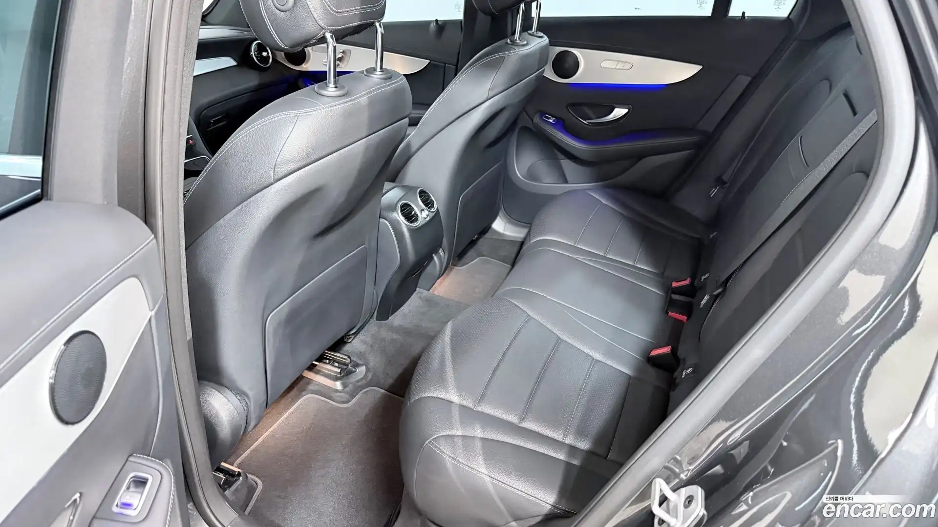 GLC-Class Mercedes-Benz 2021.4-INNER-010